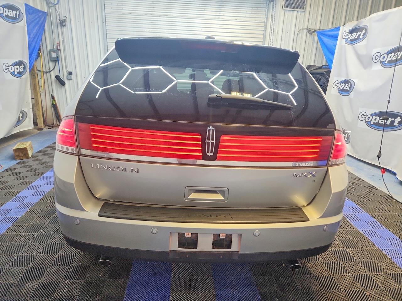 2009 Lincoln Mkx Silver vin: 2LMDU68C79BJ01457