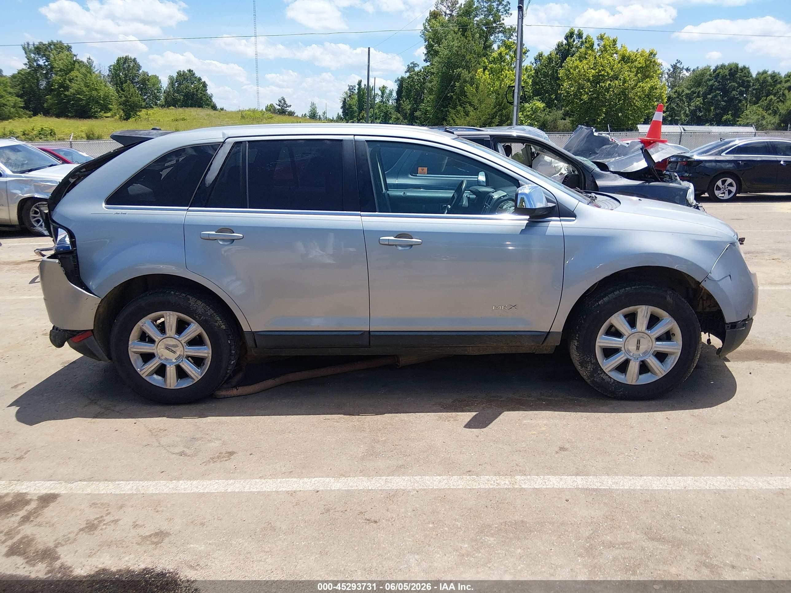 2007 Lincoln Mkx   Silver vin: 2LMDU88C17BJ12771