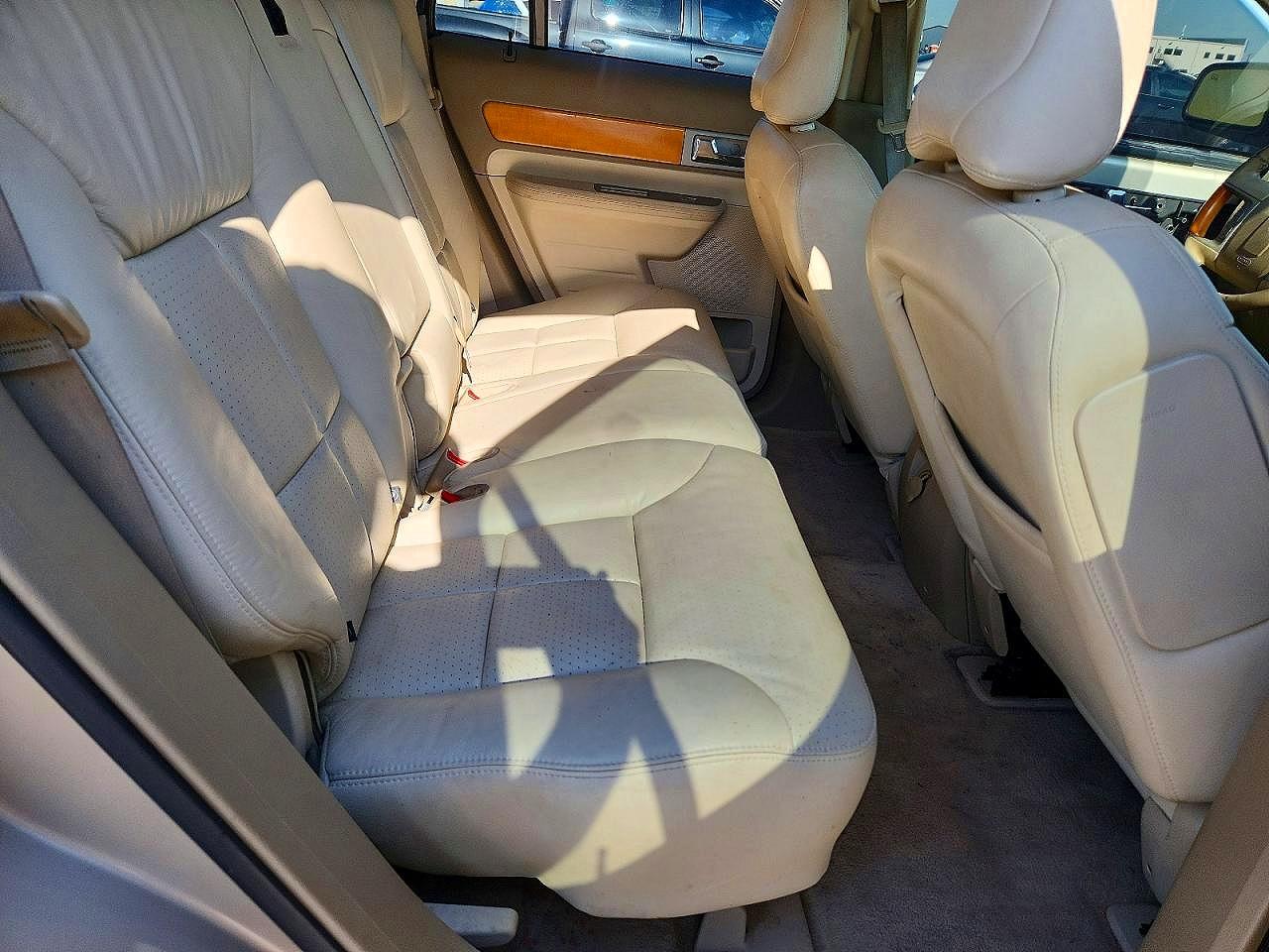 2007 Lincoln Mkx Gold vin: 2LMDU88C27BJ04193