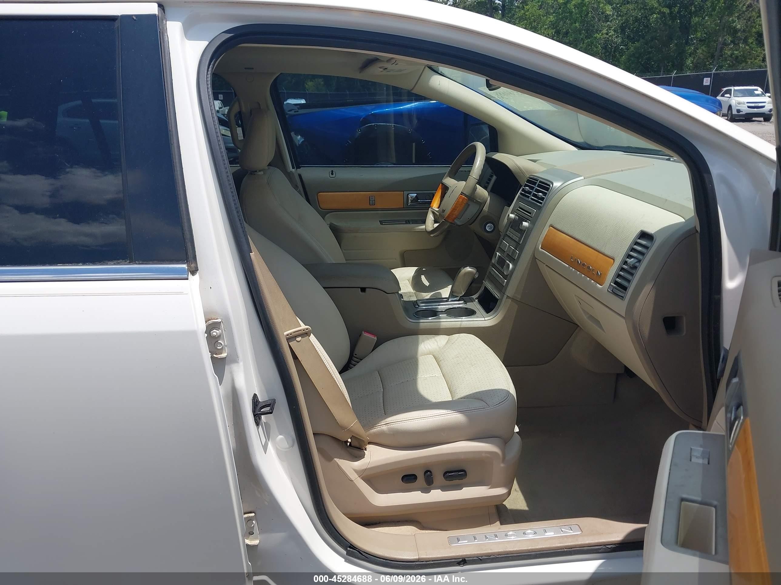 2007 Lincoln Mkx   Cream vin: 2LMDU88C37BJ09371