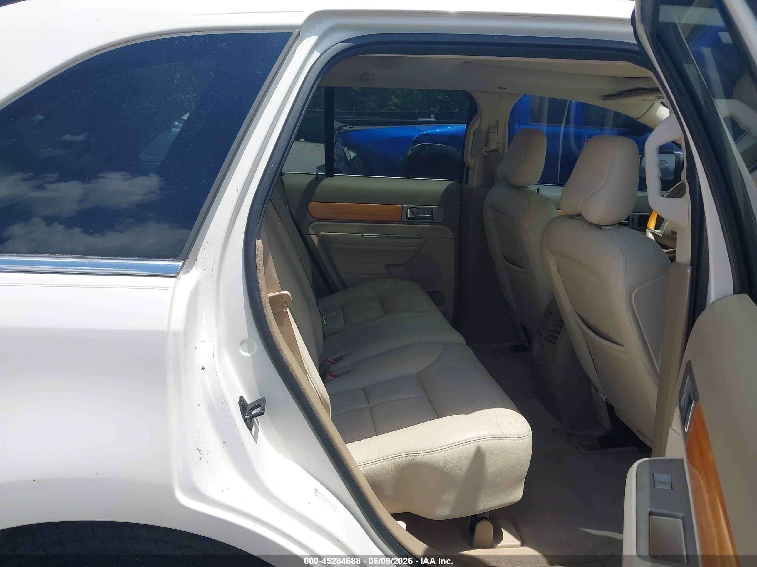 2007 Lincoln Mkx   Cream vin: 2LMDU88C37BJ09371