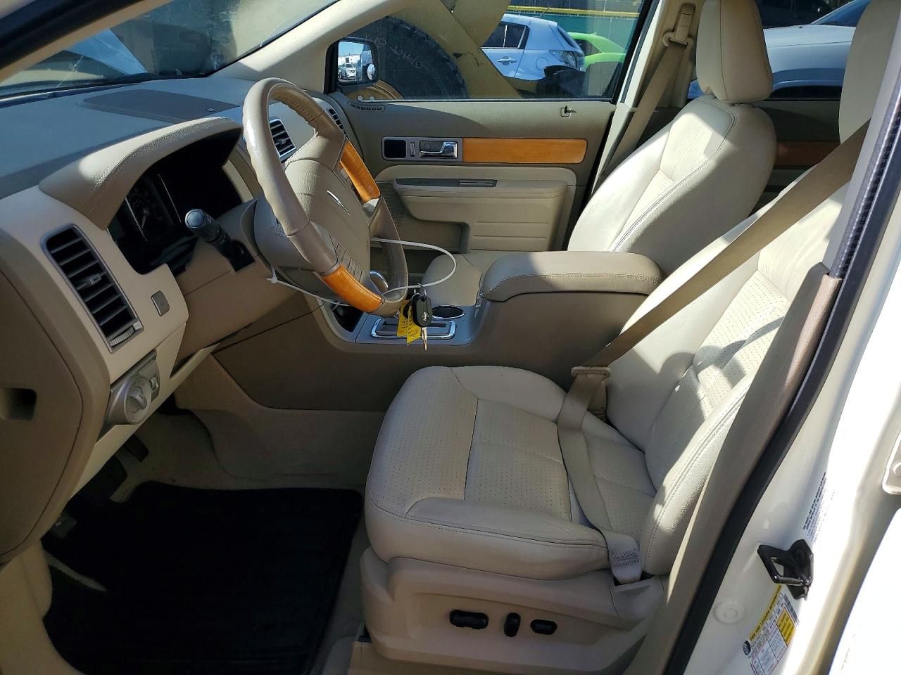 2007 Lincoln Mkx Cream vin: 2LMDU88C37BJ14974
