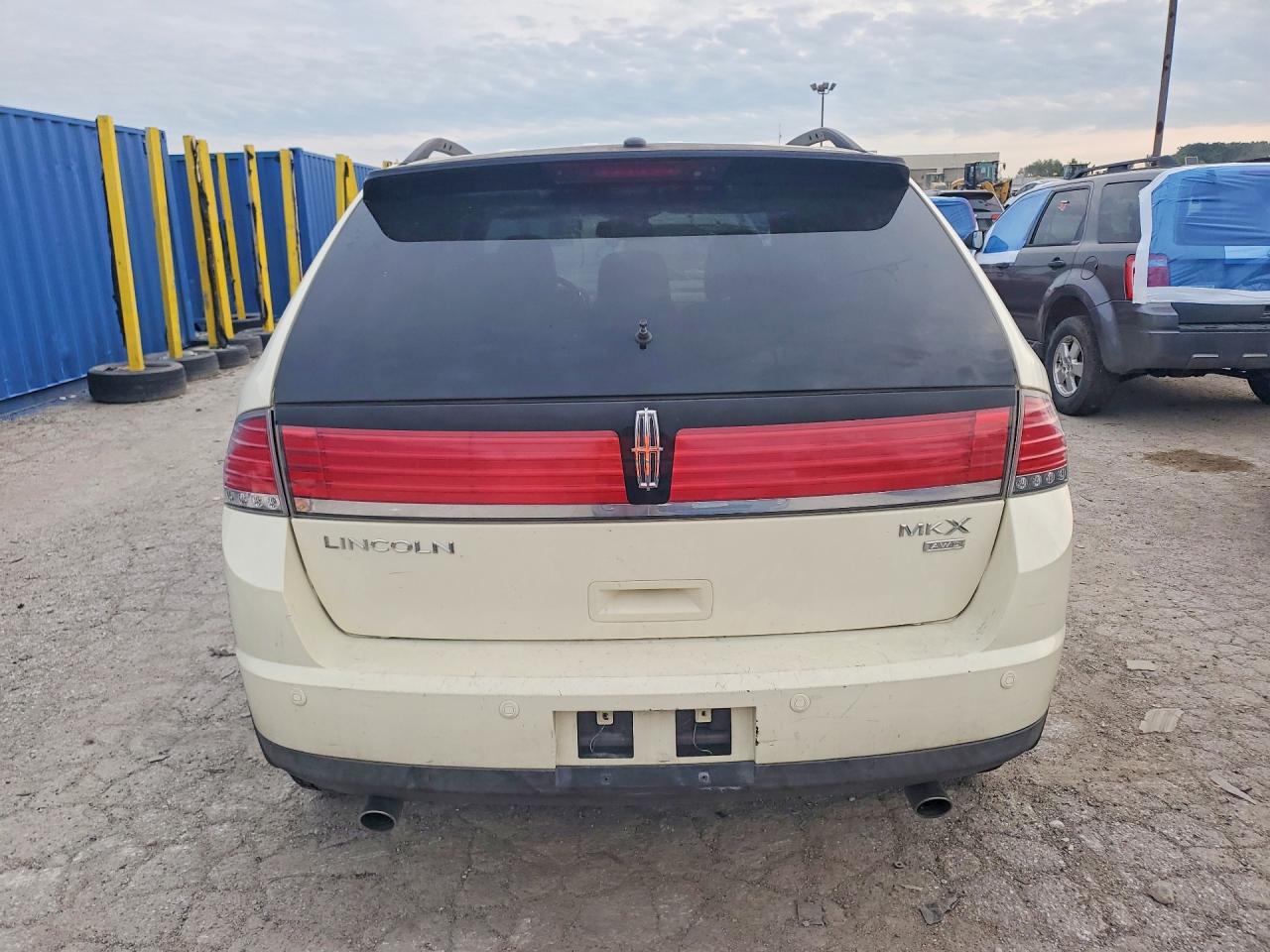 2008 Lincoln Mkx Cream vin: 2LMDU88C38BJ07380
