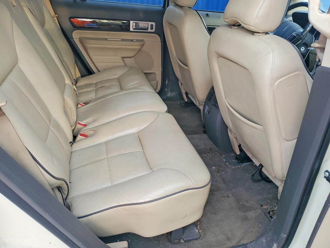 2008 Lincoln Mkx Cream vin: 2LMDU88C38BJ07380