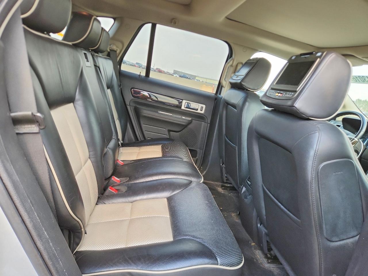 2009 Lincoln Mkx Silver vin: 2LMDU88C39BJ01757