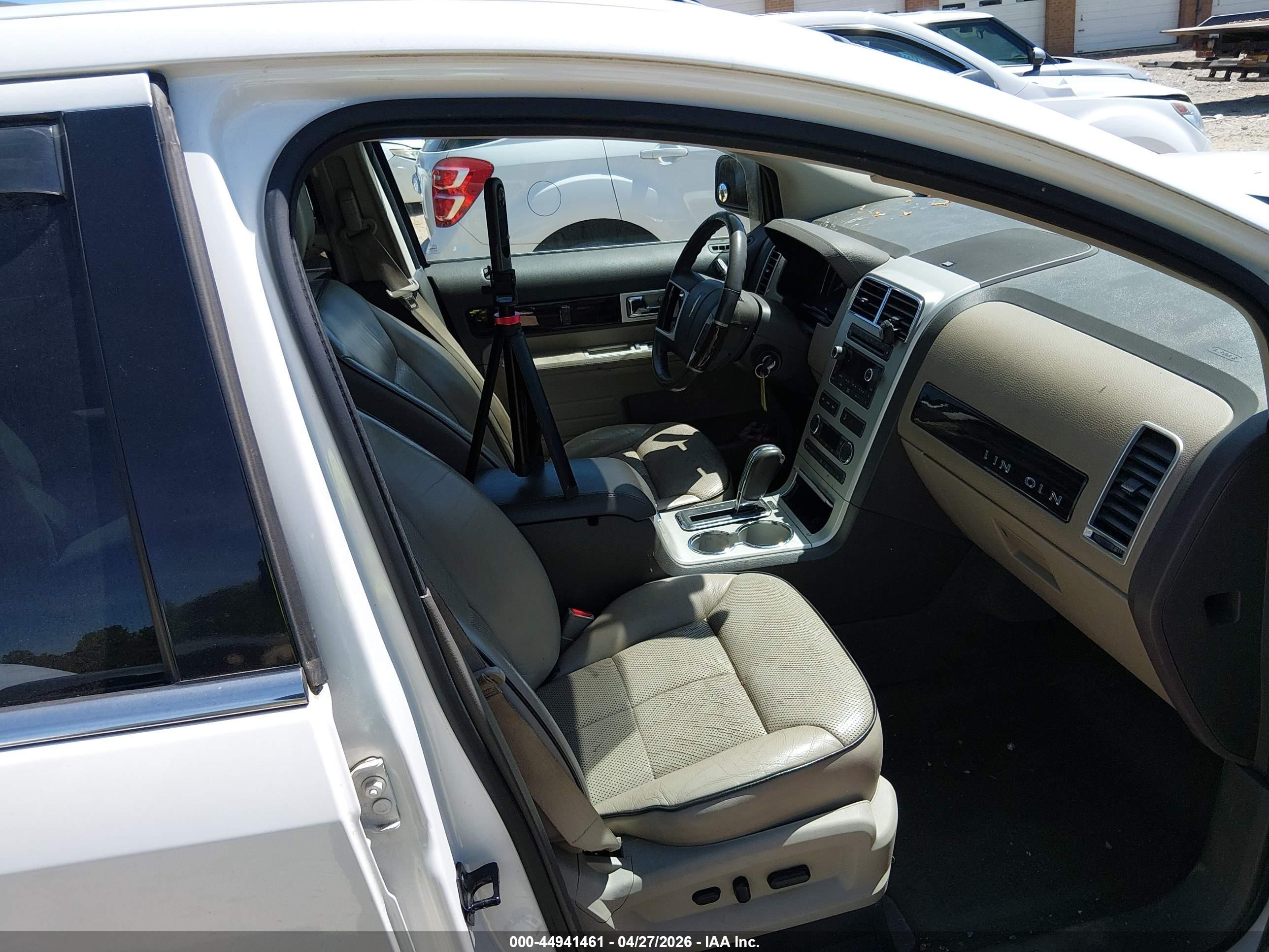 2009 Lincoln Mkx   White vin: 2LMDU88C39BJ06537