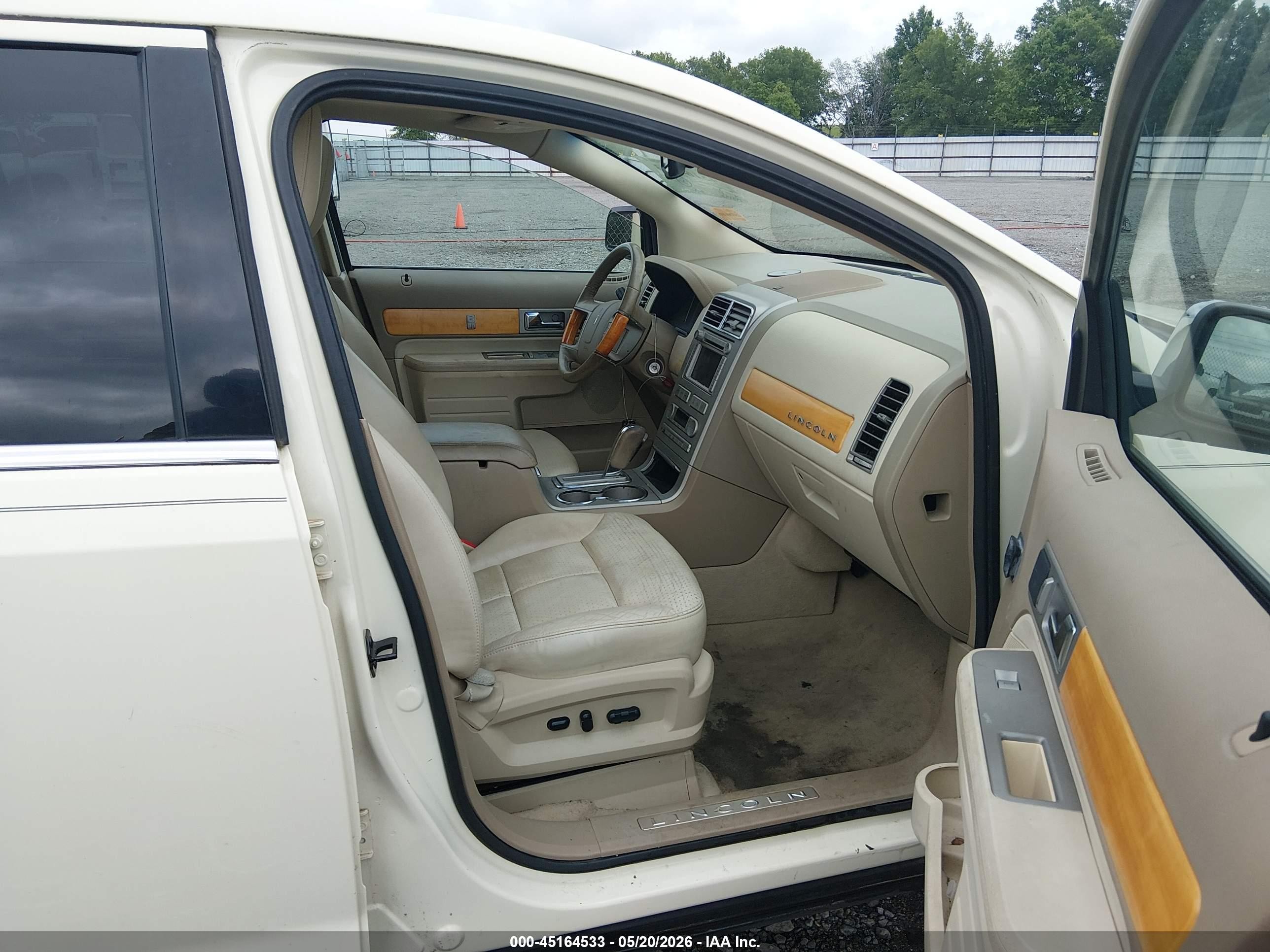 2007 Lincoln Mkx   White vin: 2LMDU88C47BJ23280