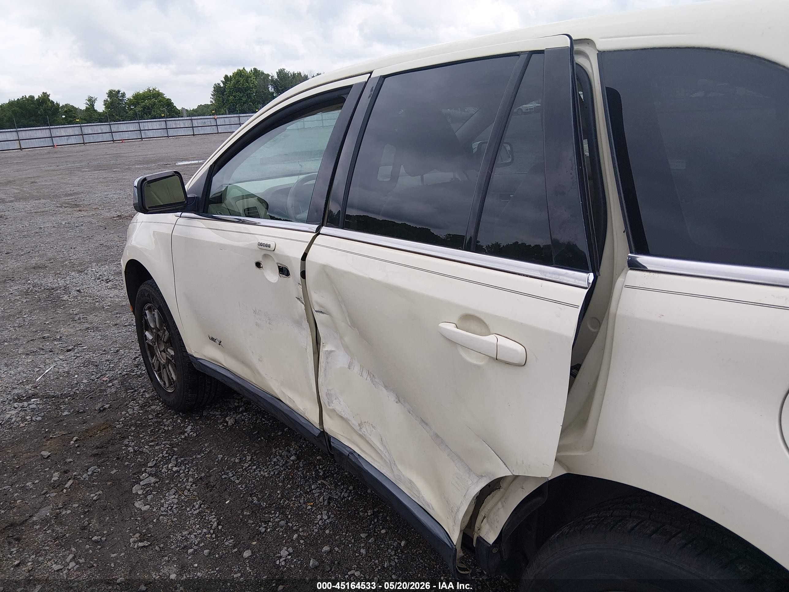2007 Lincoln Mkx   White vin: 2LMDU88C47BJ23280