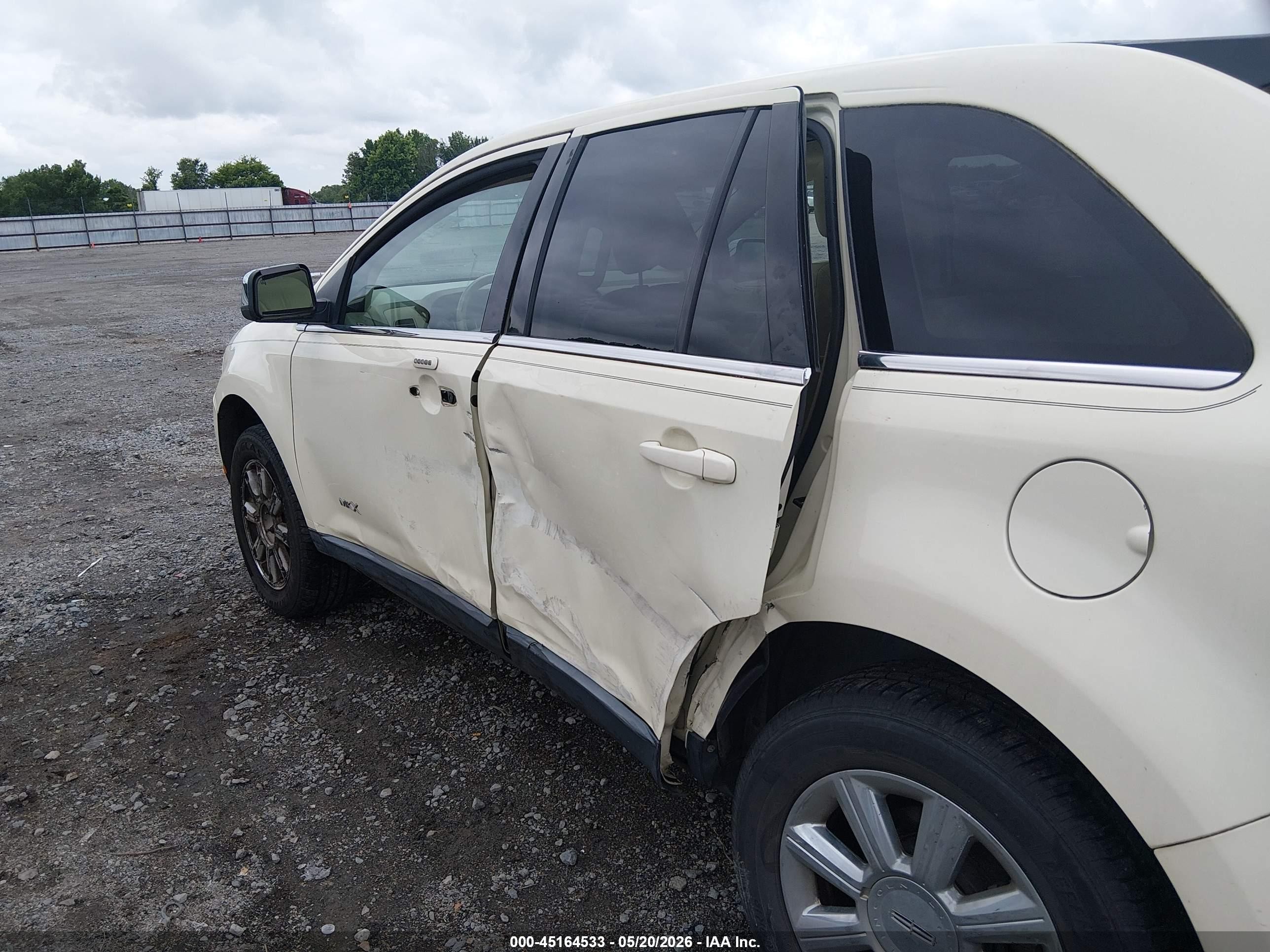 2007 Lincoln Mkx   White vin: 2LMDU88C47BJ23280