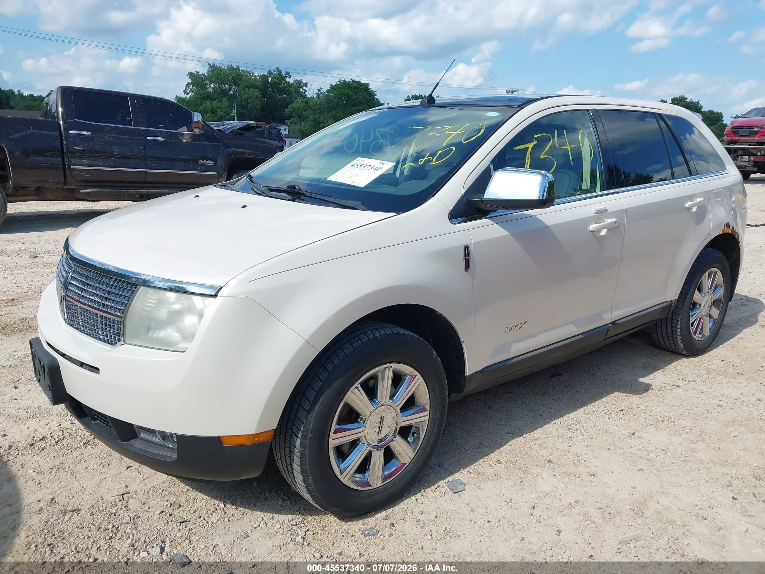 2008 Lincoln Mkx   White vin: 2LMDU88C48BJ20008