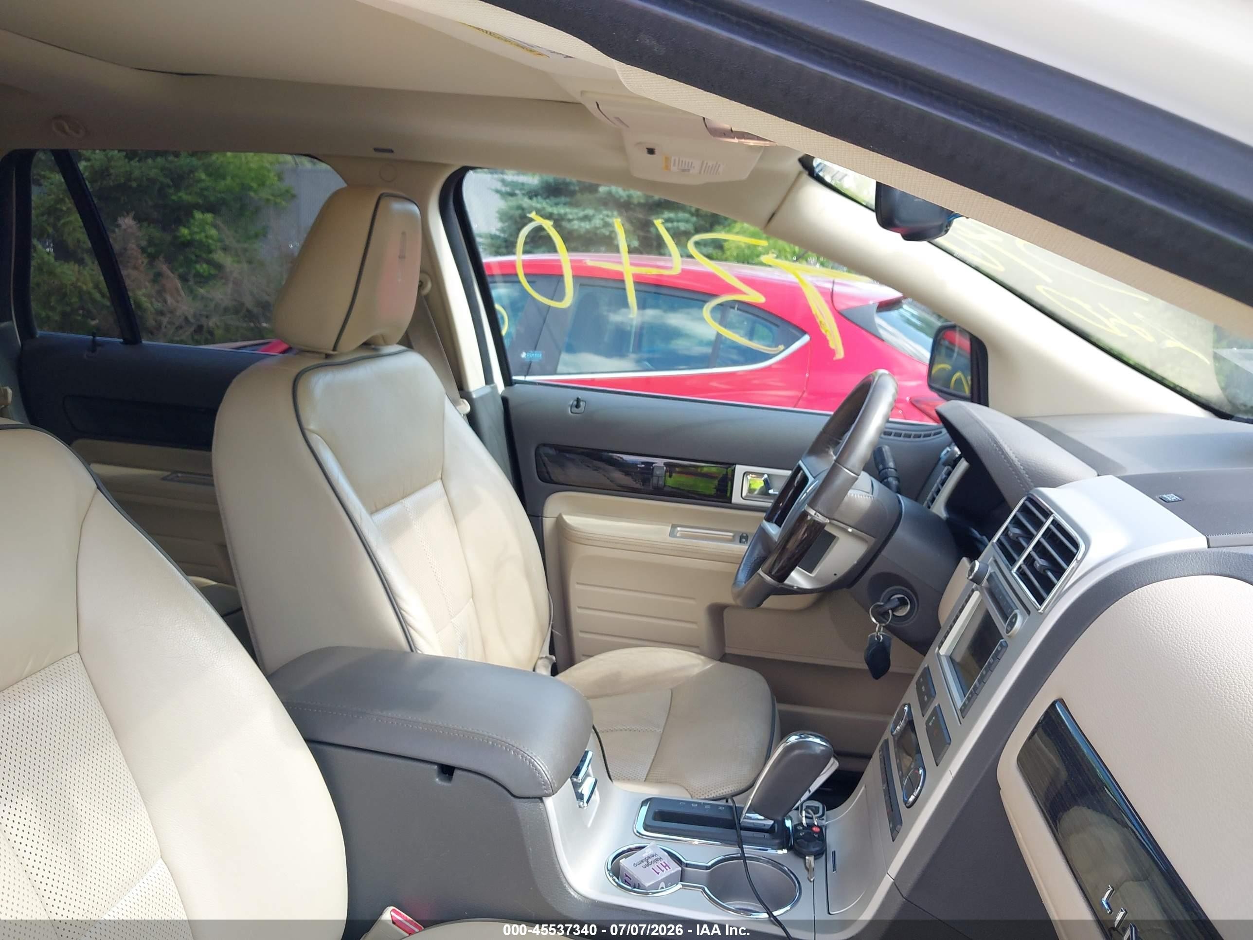 2008 Lincoln Mkx   White vin: 2LMDU88C48BJ20008