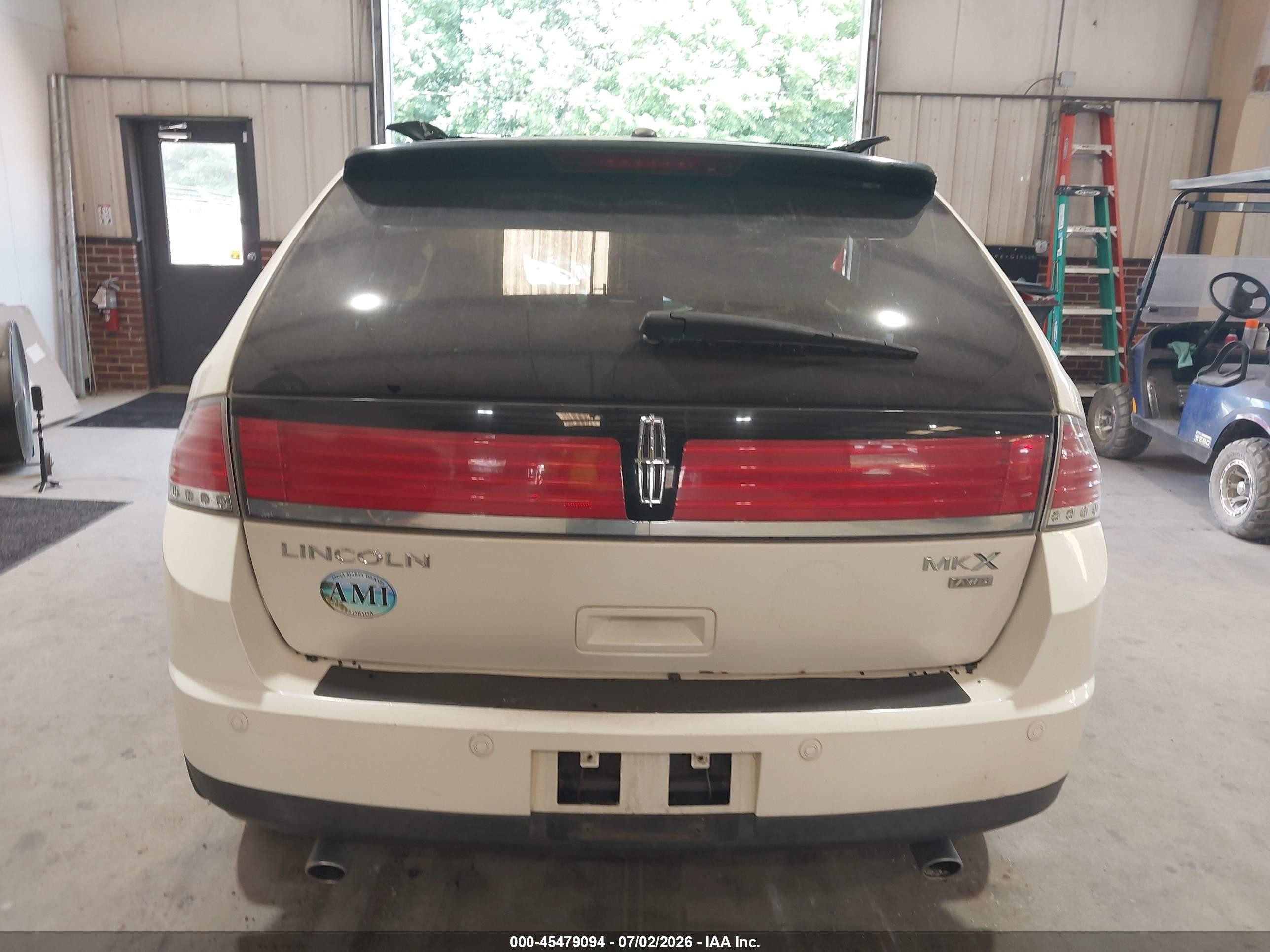 2008 Lincoln Mkx   White vin: 2LMDU88C58BJ16243