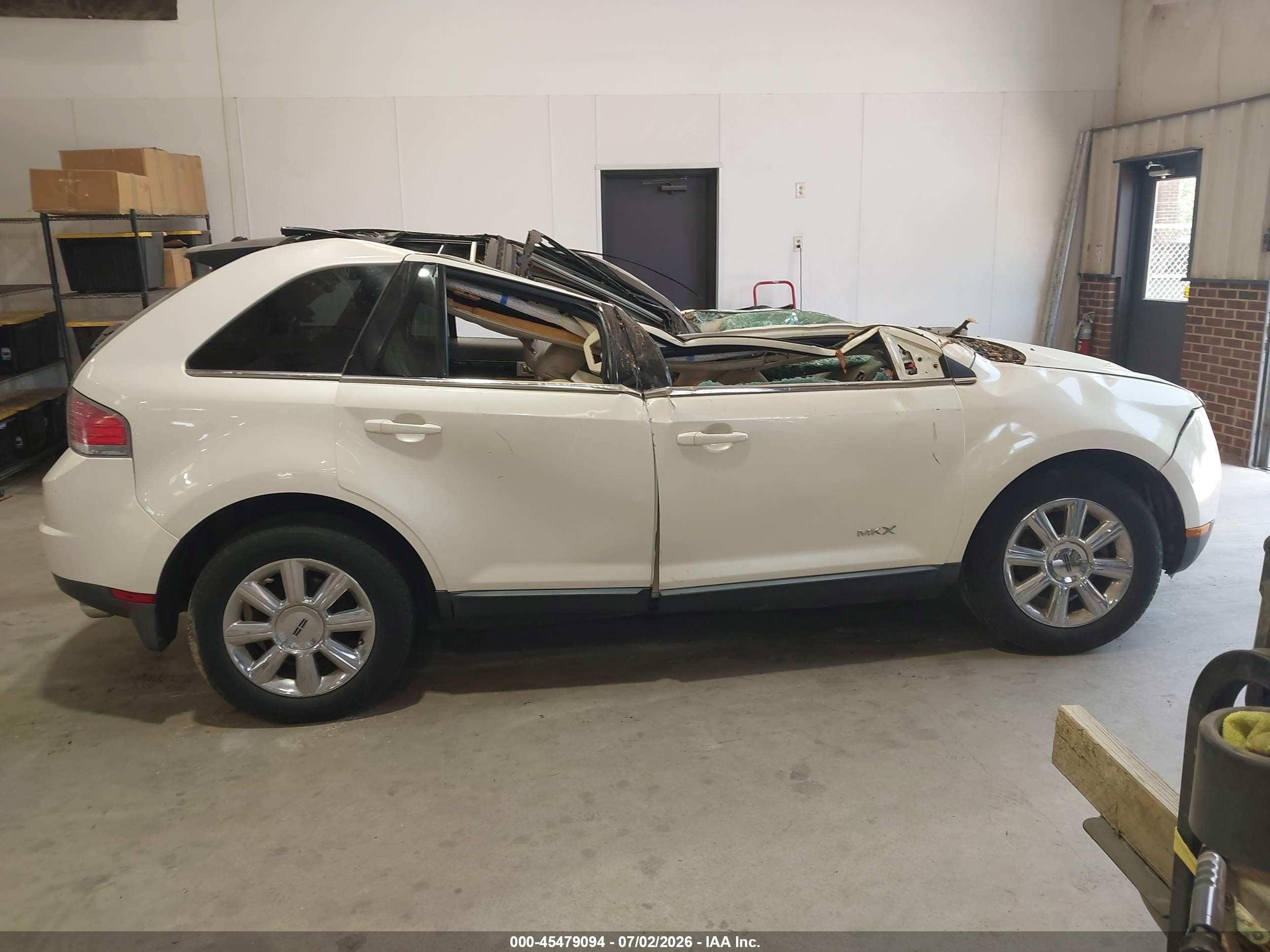 2008 Lincoln Mkx   White vin: 2LMDU88C58BJ16243