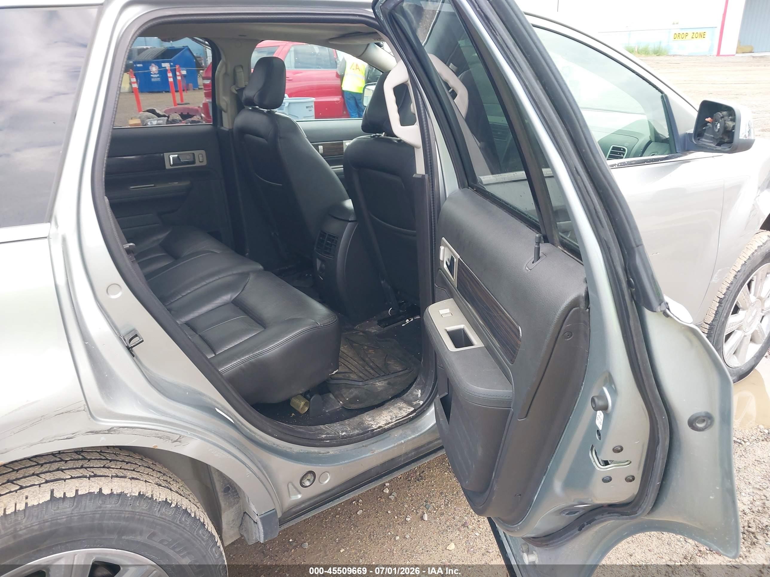 2007 Lincoln Mkx   Silver vin: 2LMDU88C67BJ03094
