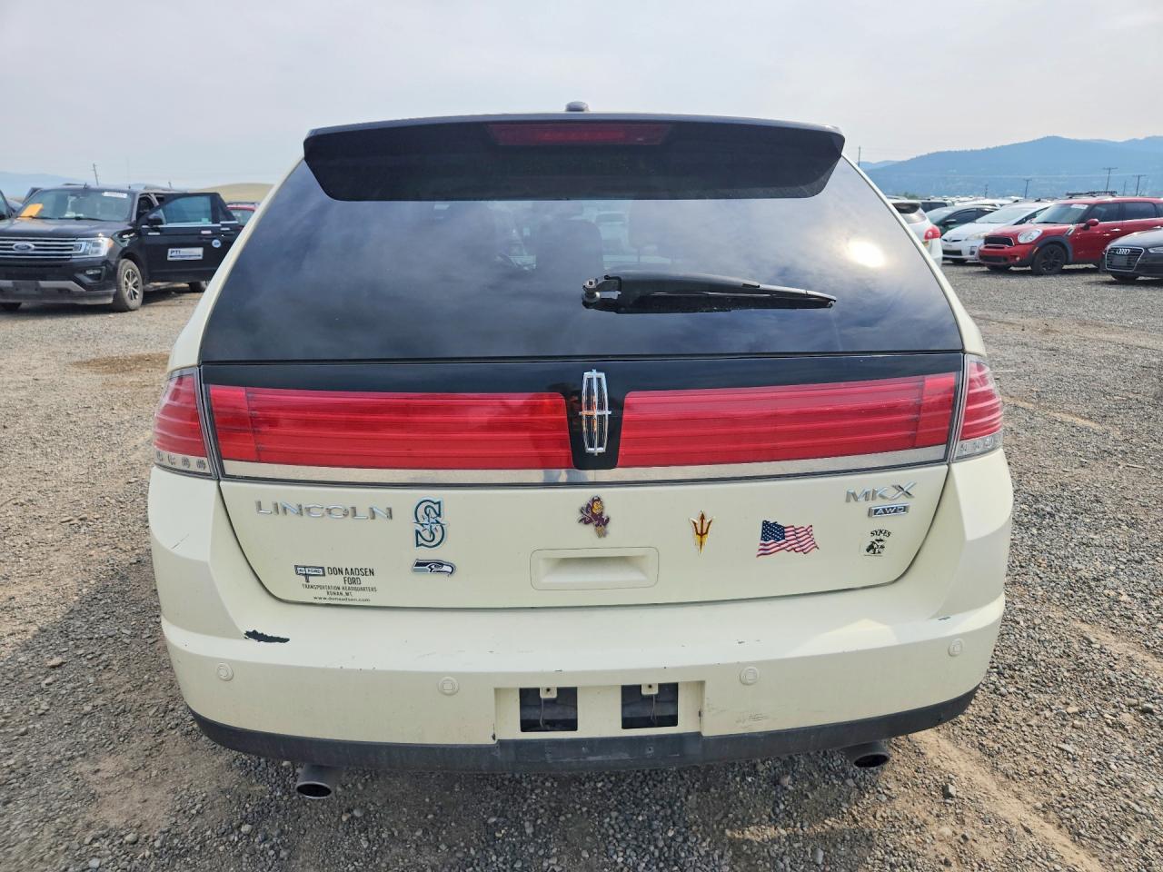 2008 Lincoln Mkx Cream vin: 2LMDU88C68BJ15523