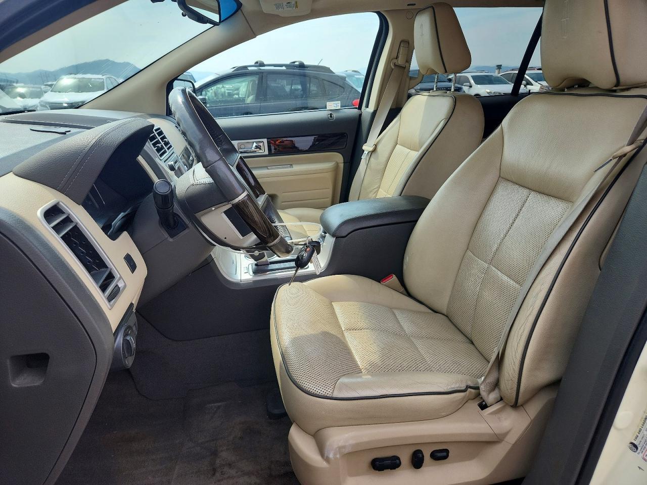 2008 Lincoln Mkx Cream vin: 2LMDU88C68BJ15523
