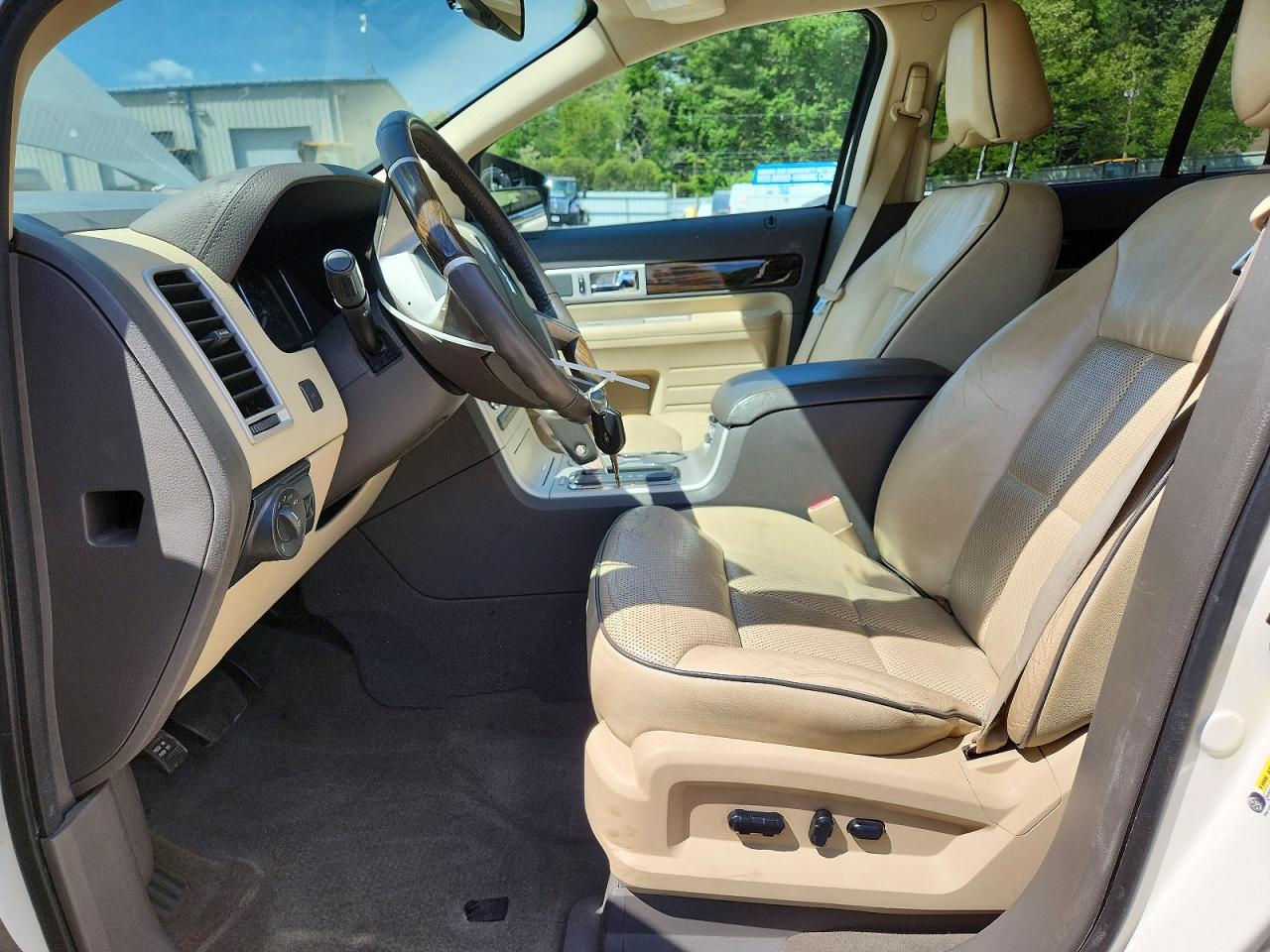 2008 Lincoln Mkx White vin: 2LMDU88C68BJ22388