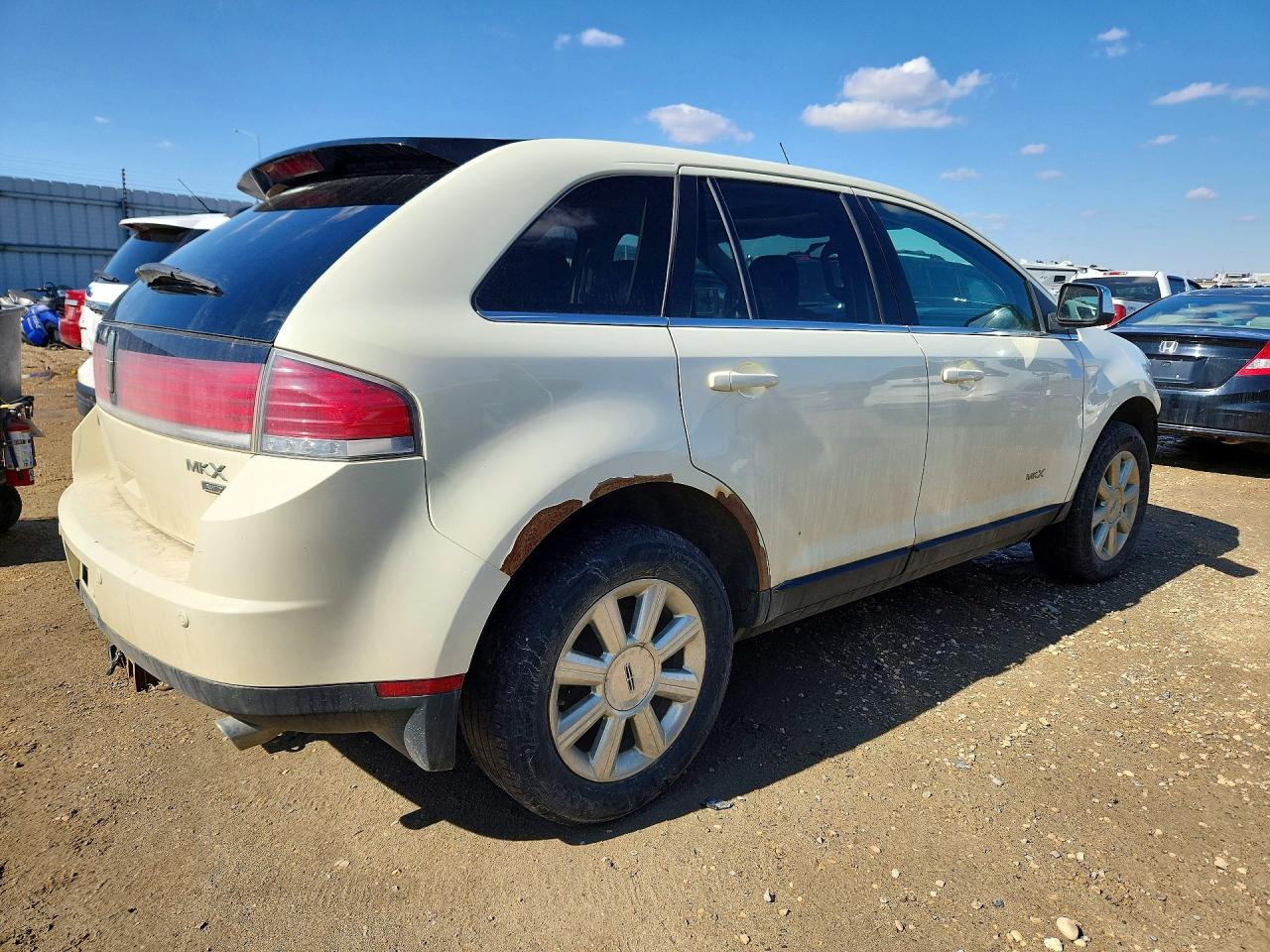 2007 Lincoln Mkx Cream vin: 2LMDU88C77BJ02780