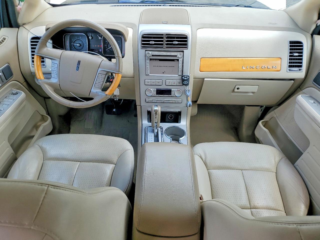 2007 Lincoln Mkx Cream vin: 2LMDU88C97BJ18804