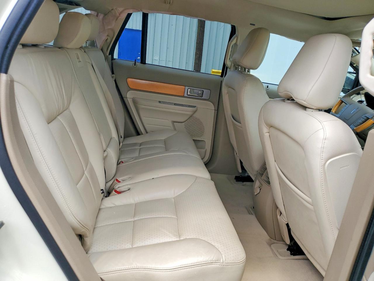 2007 Lincoln Mkx Cream vin: 2LMDU88C97BJ18804