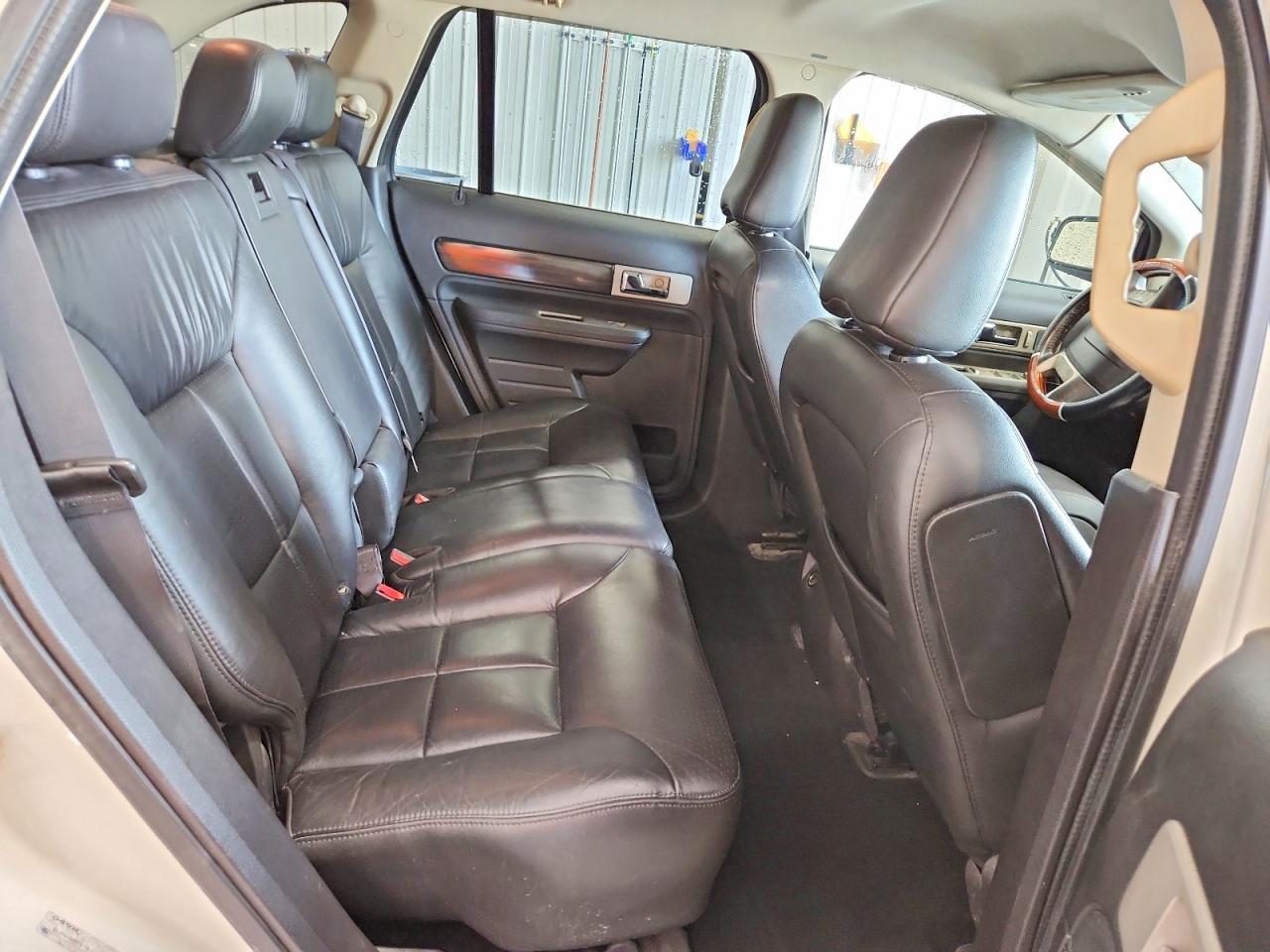2007 Lincoln Mkx White vin: 2LMDU88C97BJ25638