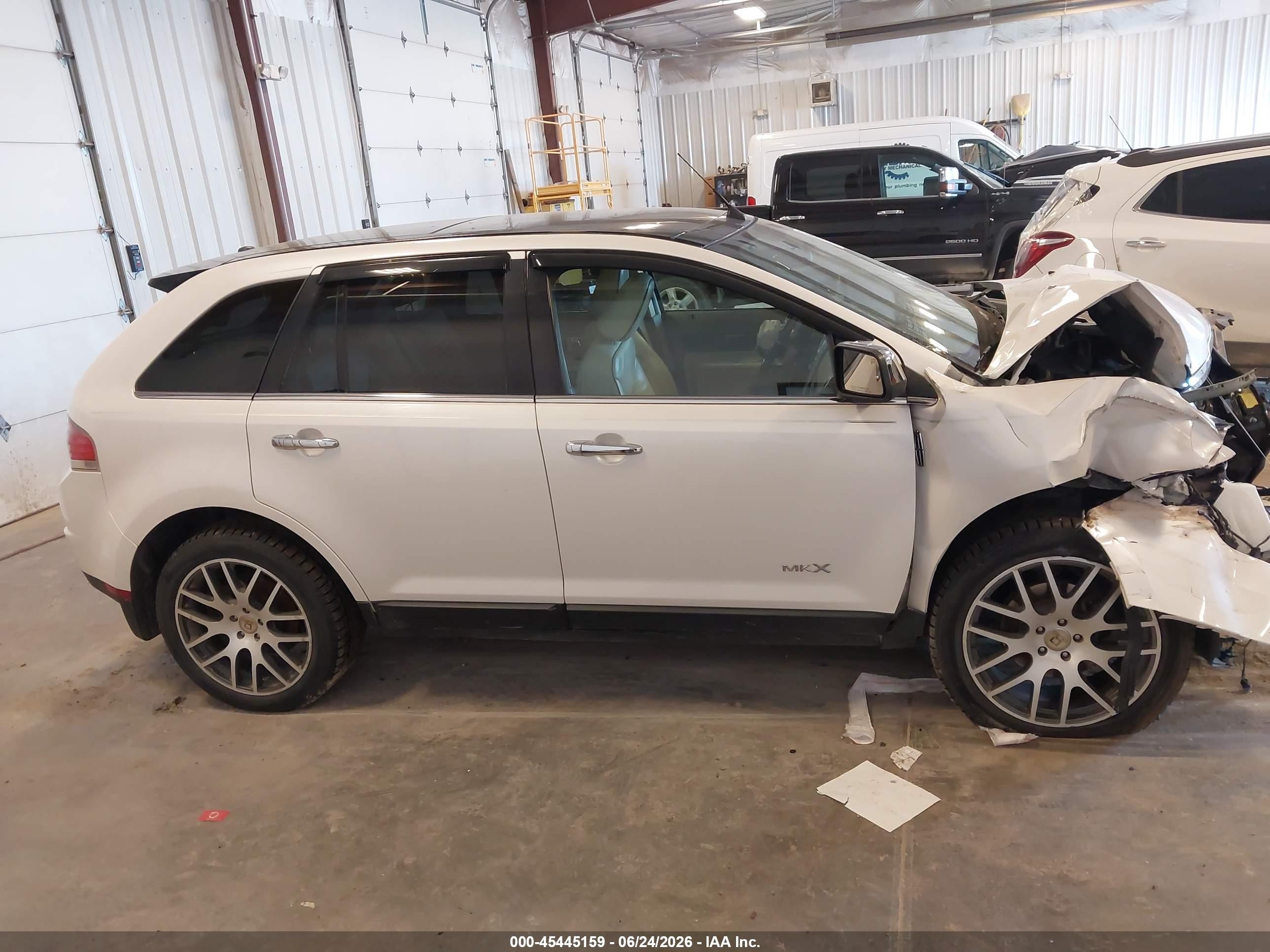 2009 Lincoln Mkx   White vin: 2LMDU88C99BJ01004