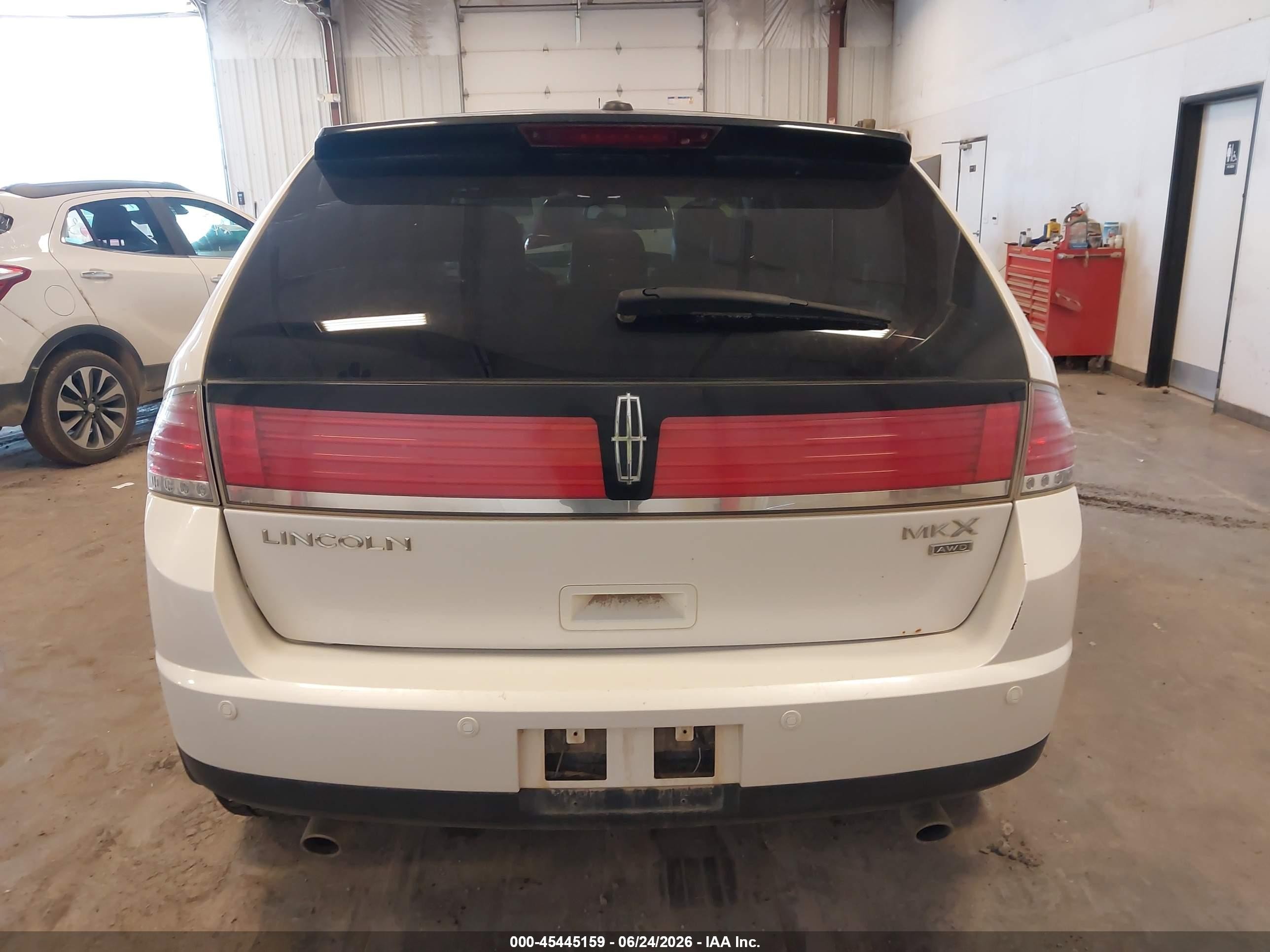 2009 Lincoln Mkx   White vin: 2LMDU88C99BJ01004