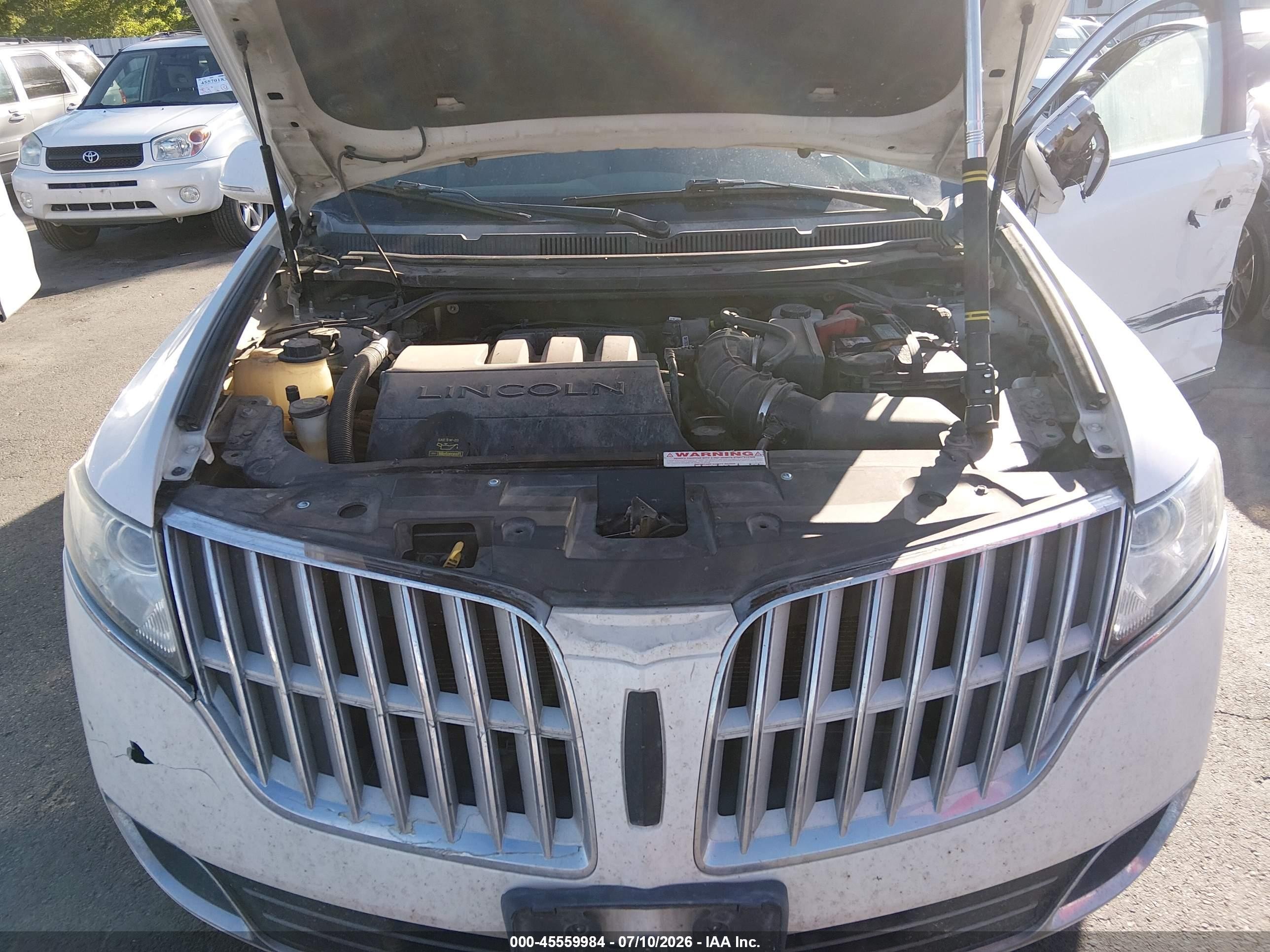 2010 Lincoln Mkt   White vin: 2LMHJ5AR3ABJ11362