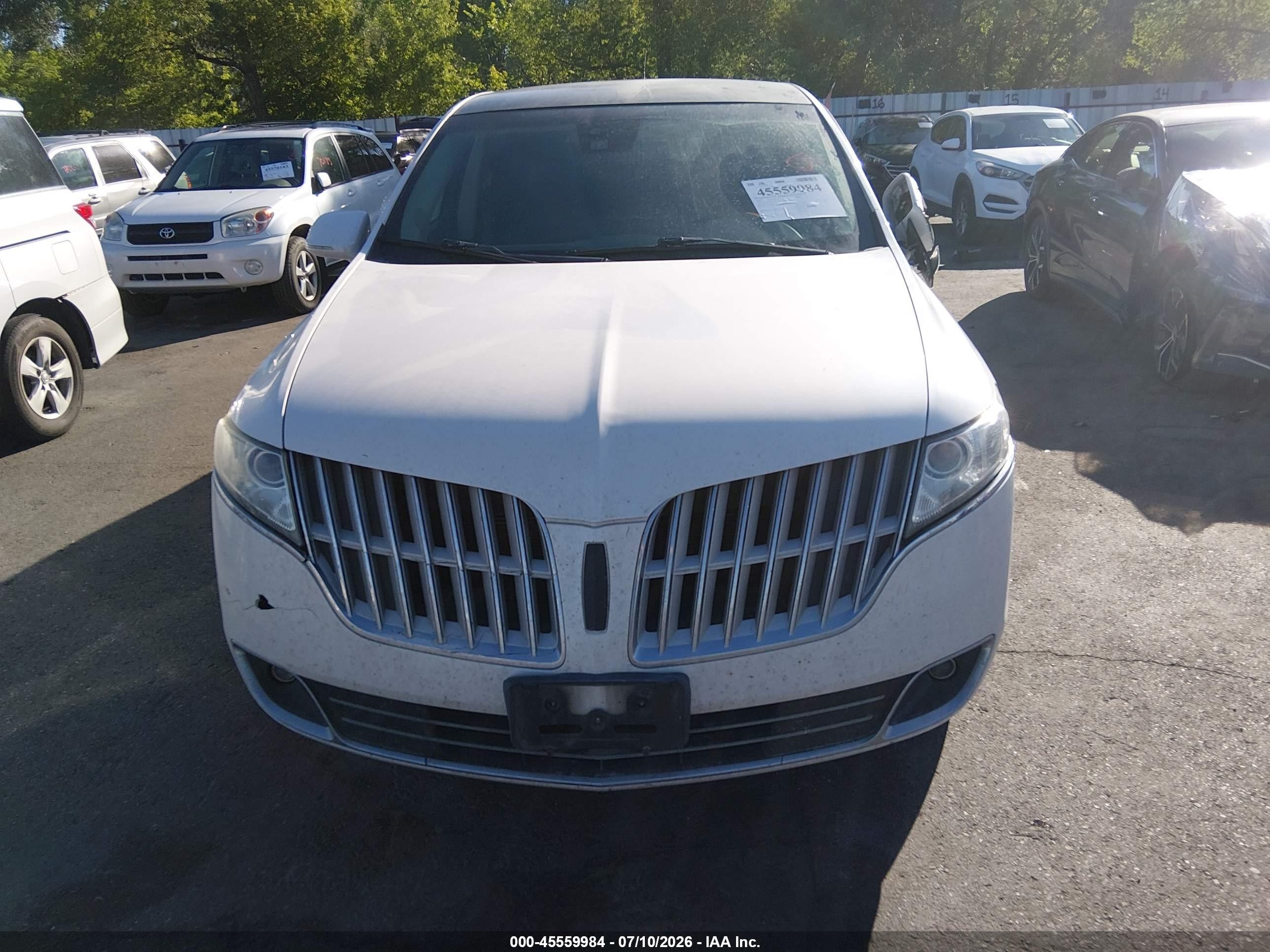 2010 Lincoln Mkt   White vin: 2LMHJ5AR3ABJ11362