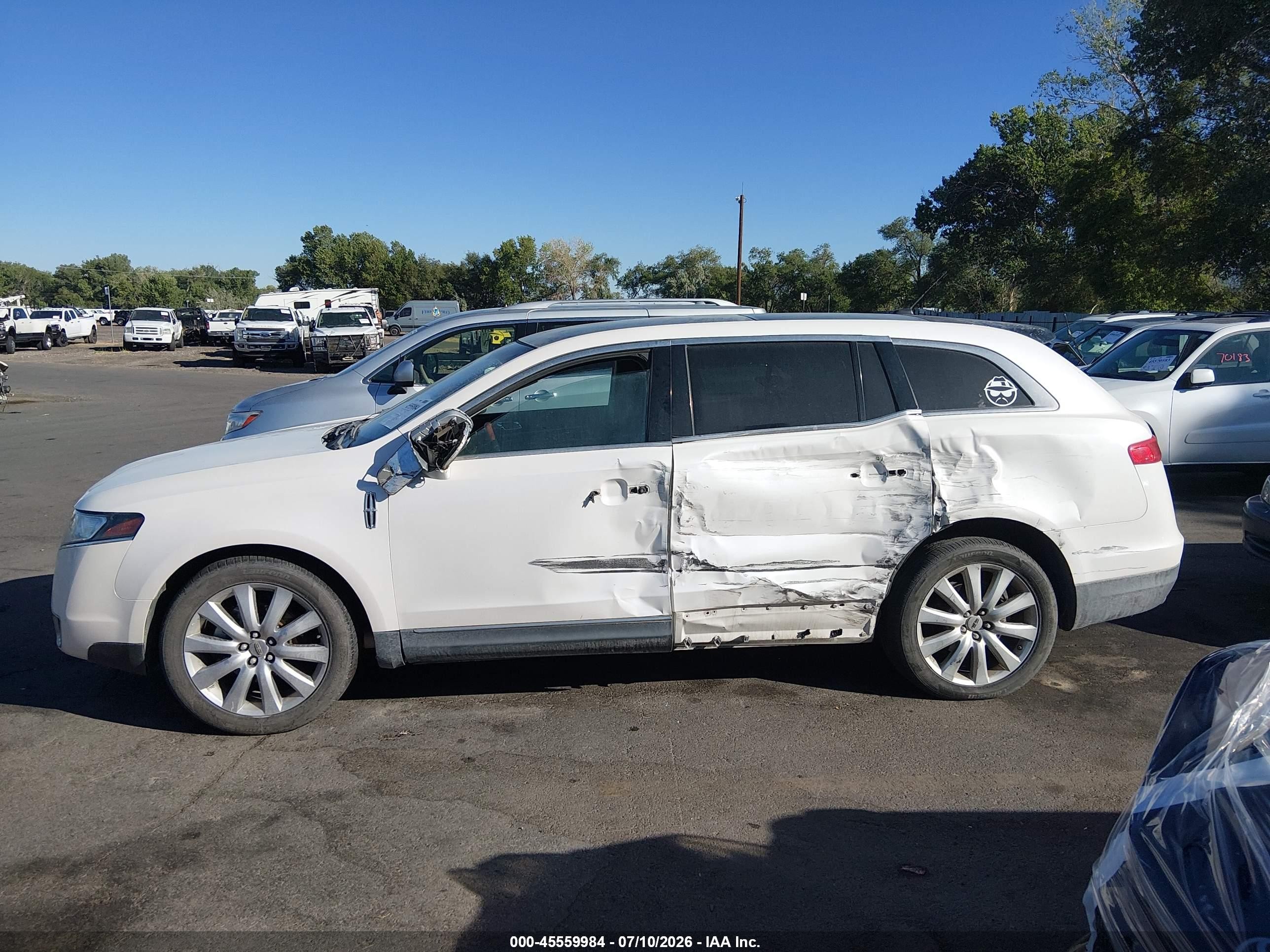 2010 Lincoln Mkt   White vin: 2LMHJ5AR3ABJ11362