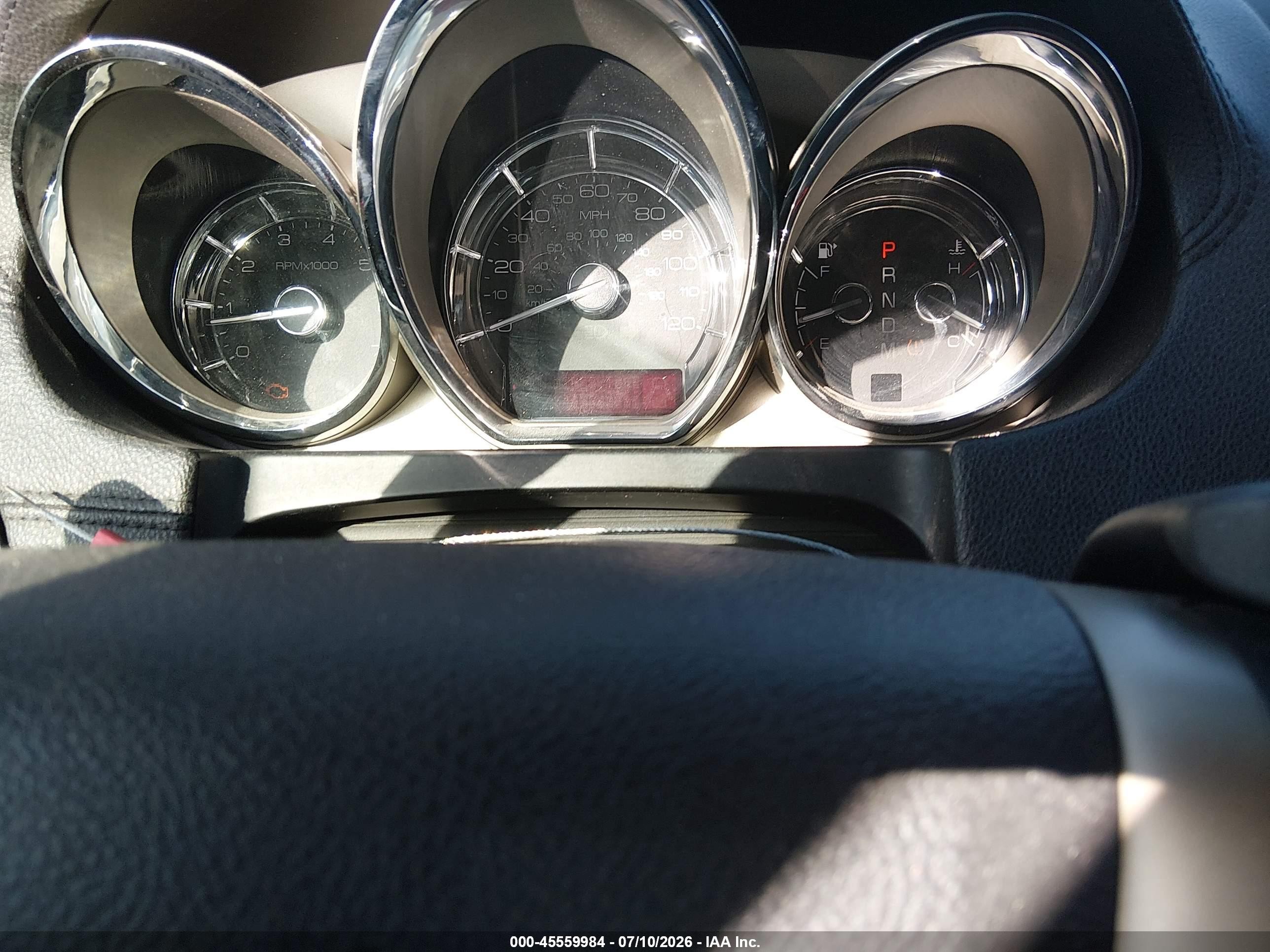 2010 Lincoln Mkt   White vin: 2LMHJ5AR3ABJ11362