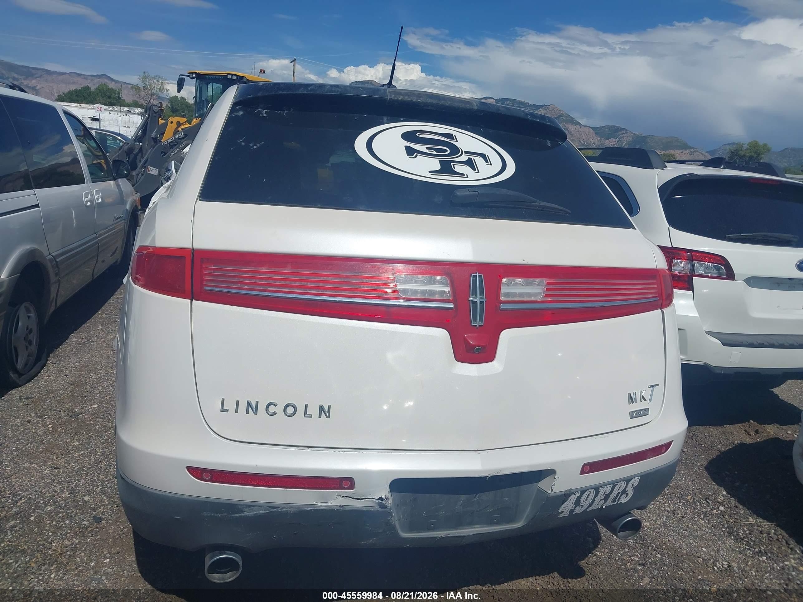 2010 Lincoln Mkt   White vin: 2LMHJ5AR3ABJ11362