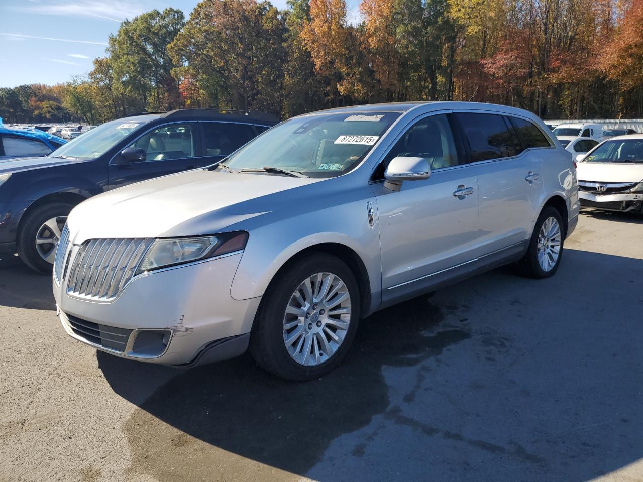 2010 Lincoln Mkt Silver vin: 2LMHJ5AR3ABJ12558