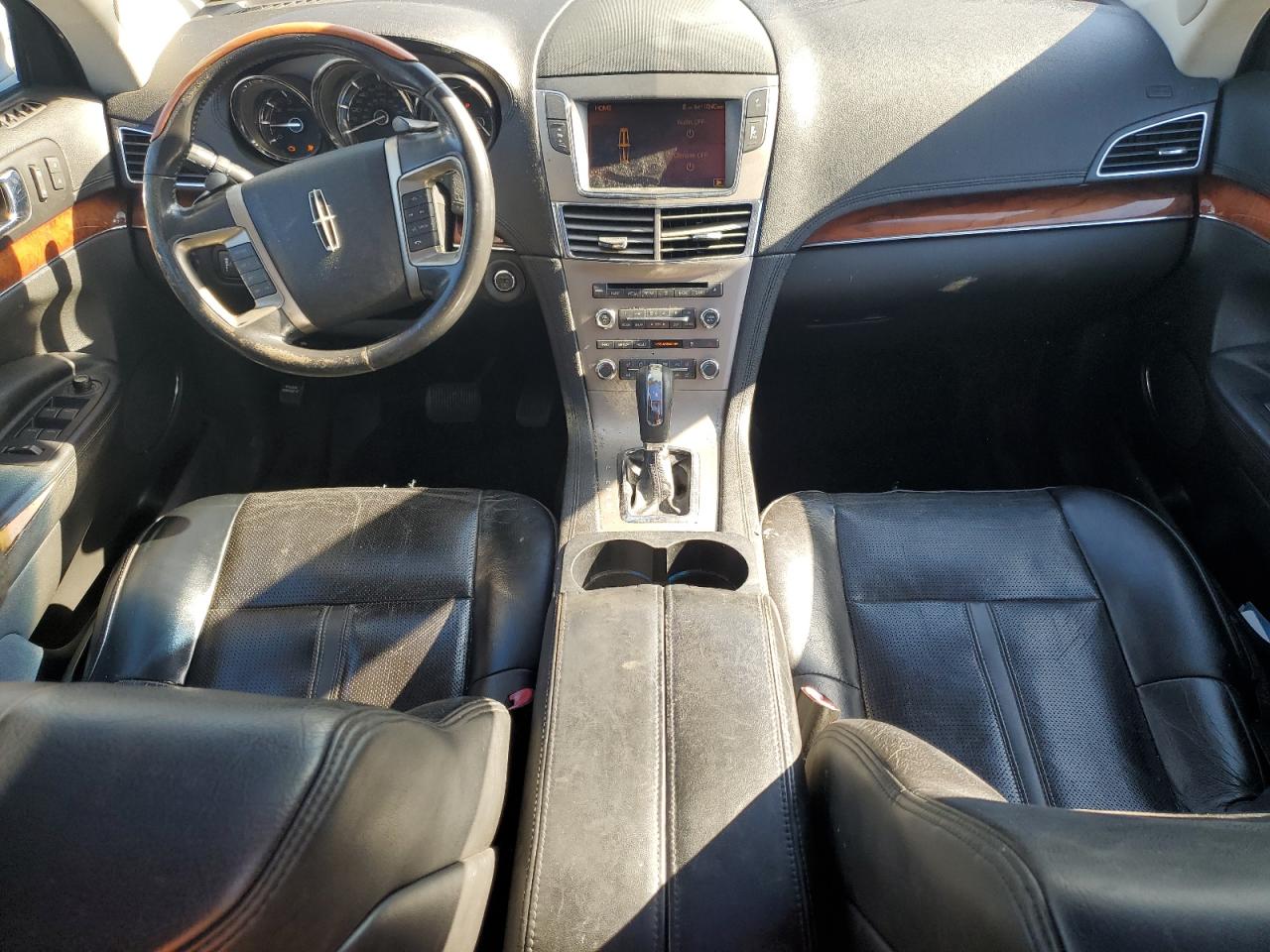 2010 Lincoln Mkt Silver vin: 2LMHJ5AR3ABJ12558