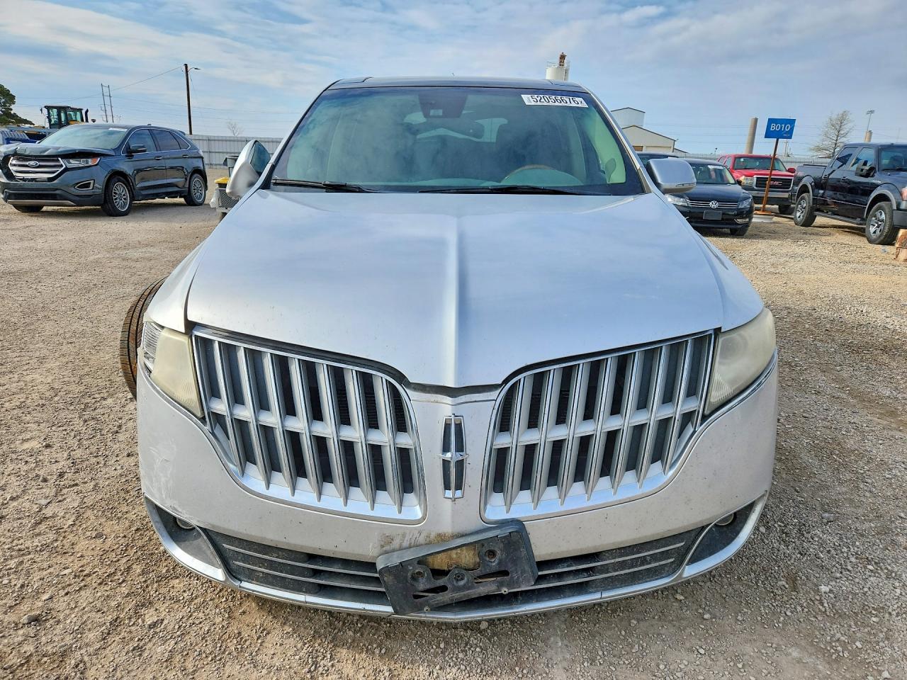 2010 Lincoln Mkt Silver vin: 2LMHJ5AR8ABJ30456