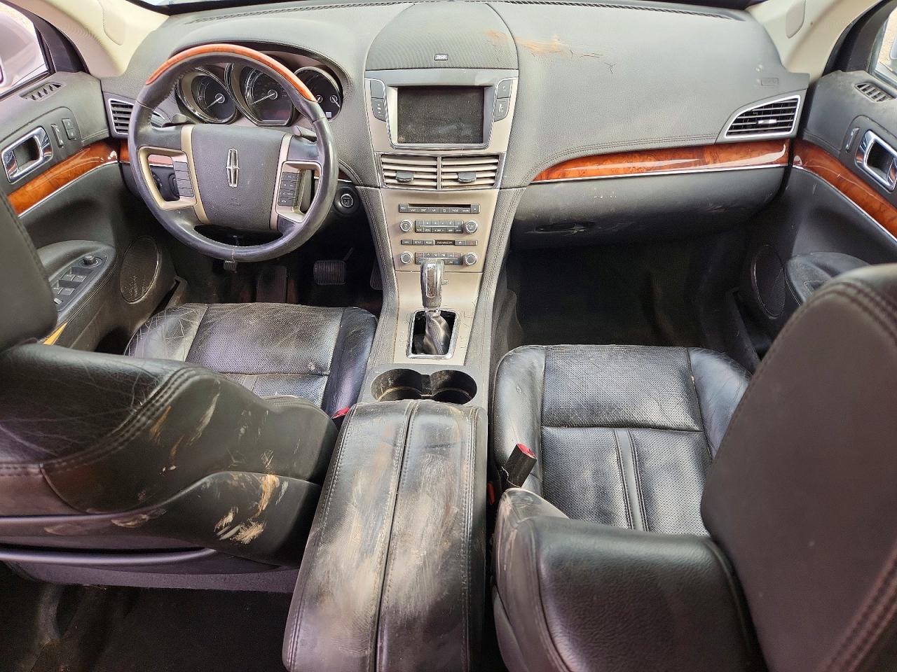 2010 Lincoln Mkt Silver vin: 2LMHJ5AR8ABJ30456