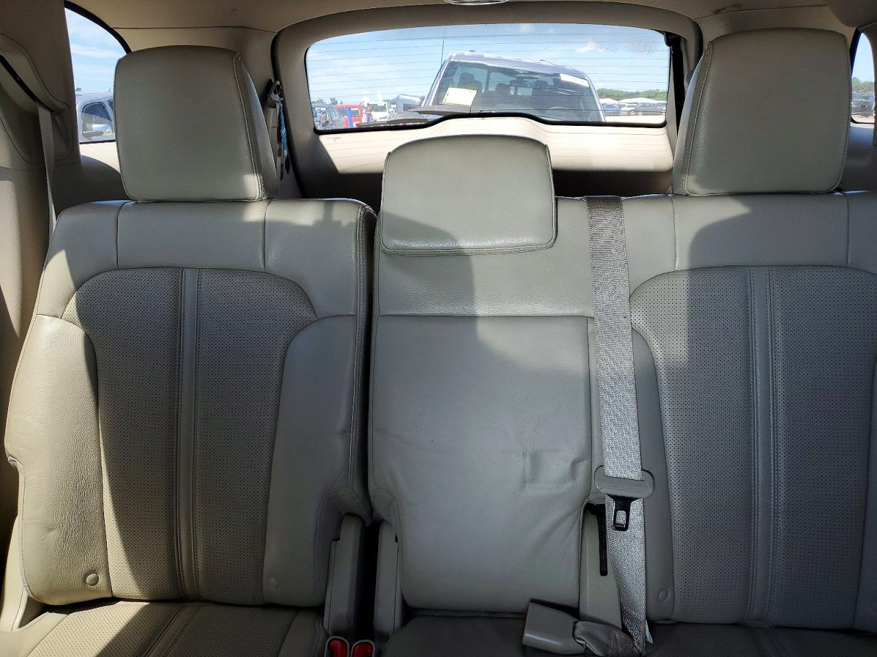 2011 Lincoln Mkt White vin: 2LMHJ5AT0BBJ52738