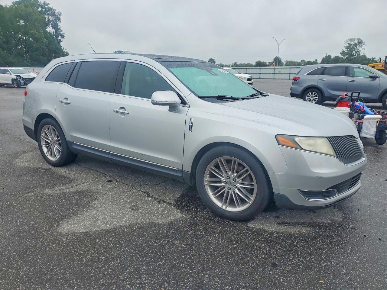 2013 Lincoln Mkt Серебряный vin: 2LMHJ5AT0DBL56314
