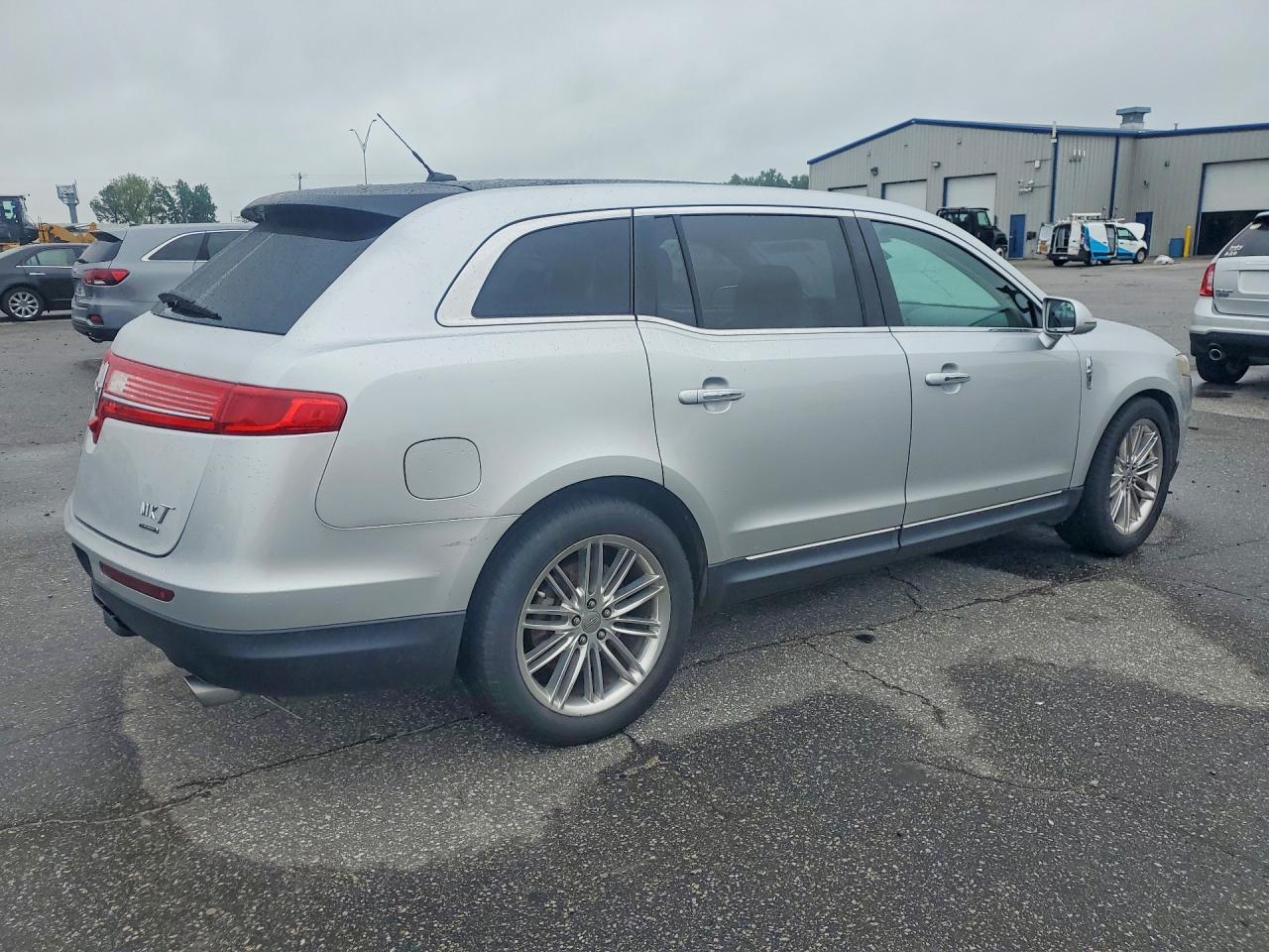 2013 Lincoln Mkt Серебряный vin: 2LMHJ5AT0DBL56314