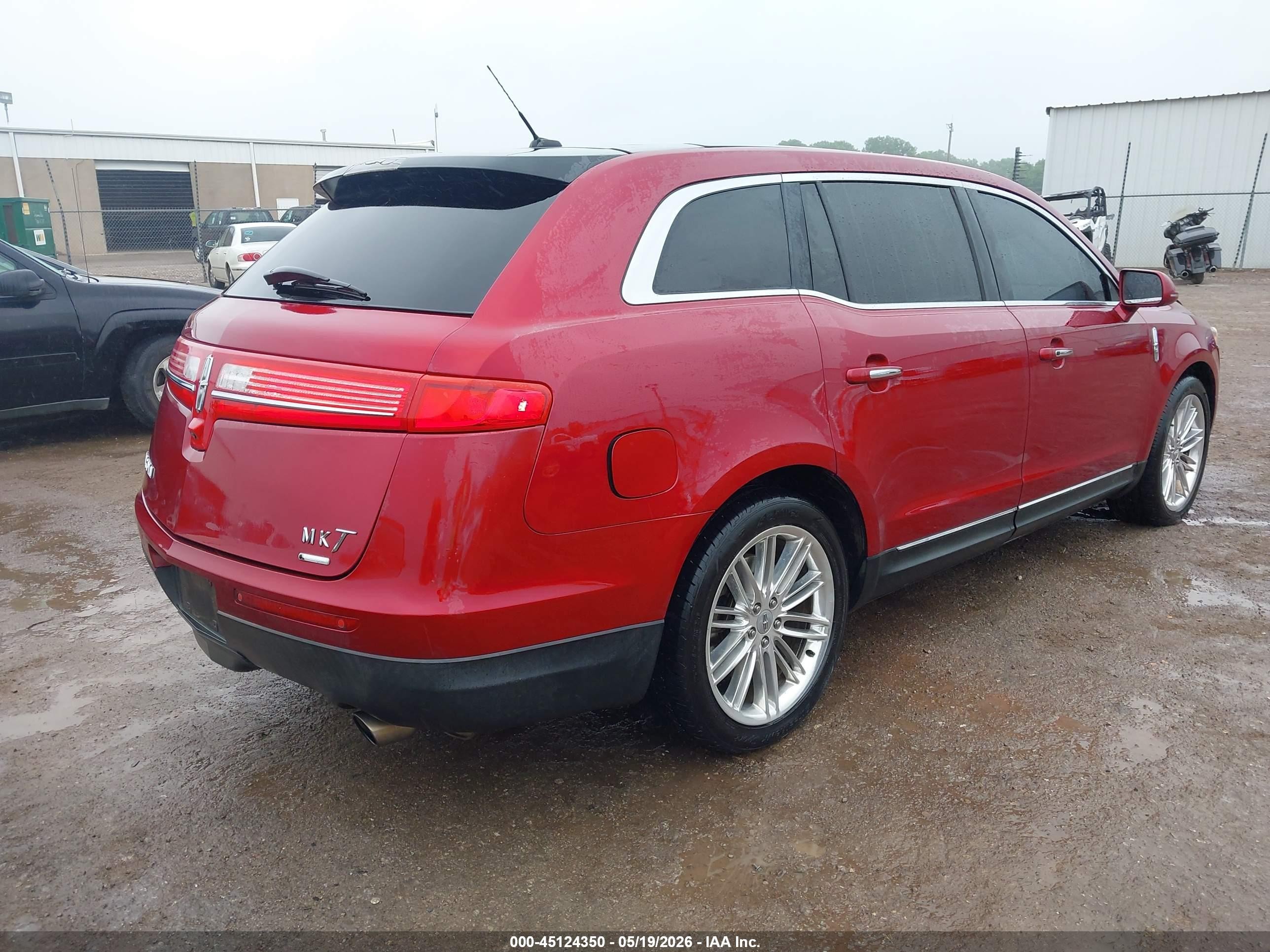 2014 Lincoln Mkt Ecoboost Red vin: 2LMHJ5AT0EBL52037