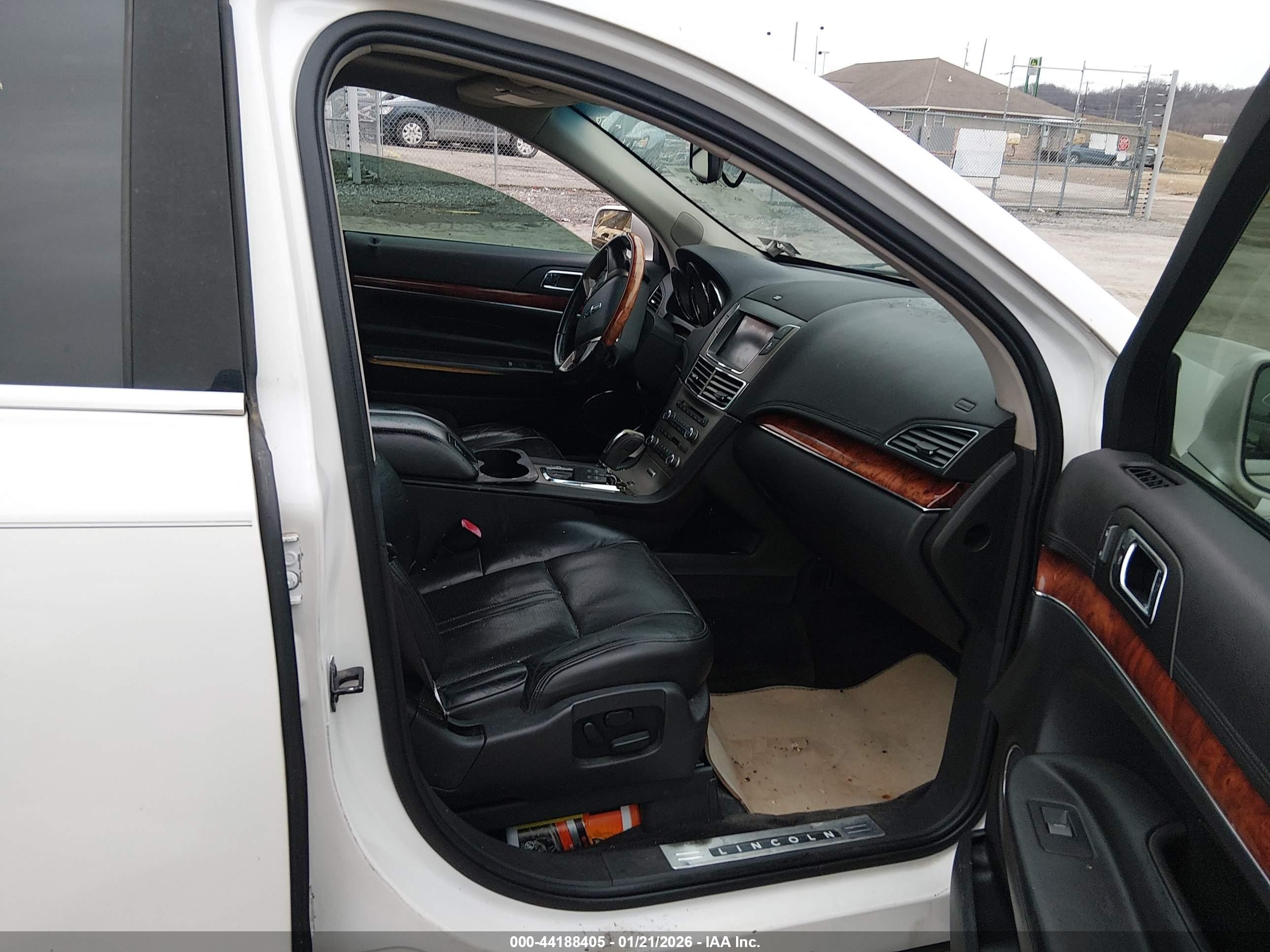 2010 Lincoln Mkt Ecoboost White vin: 2LMHJ5AT1ABJ03580