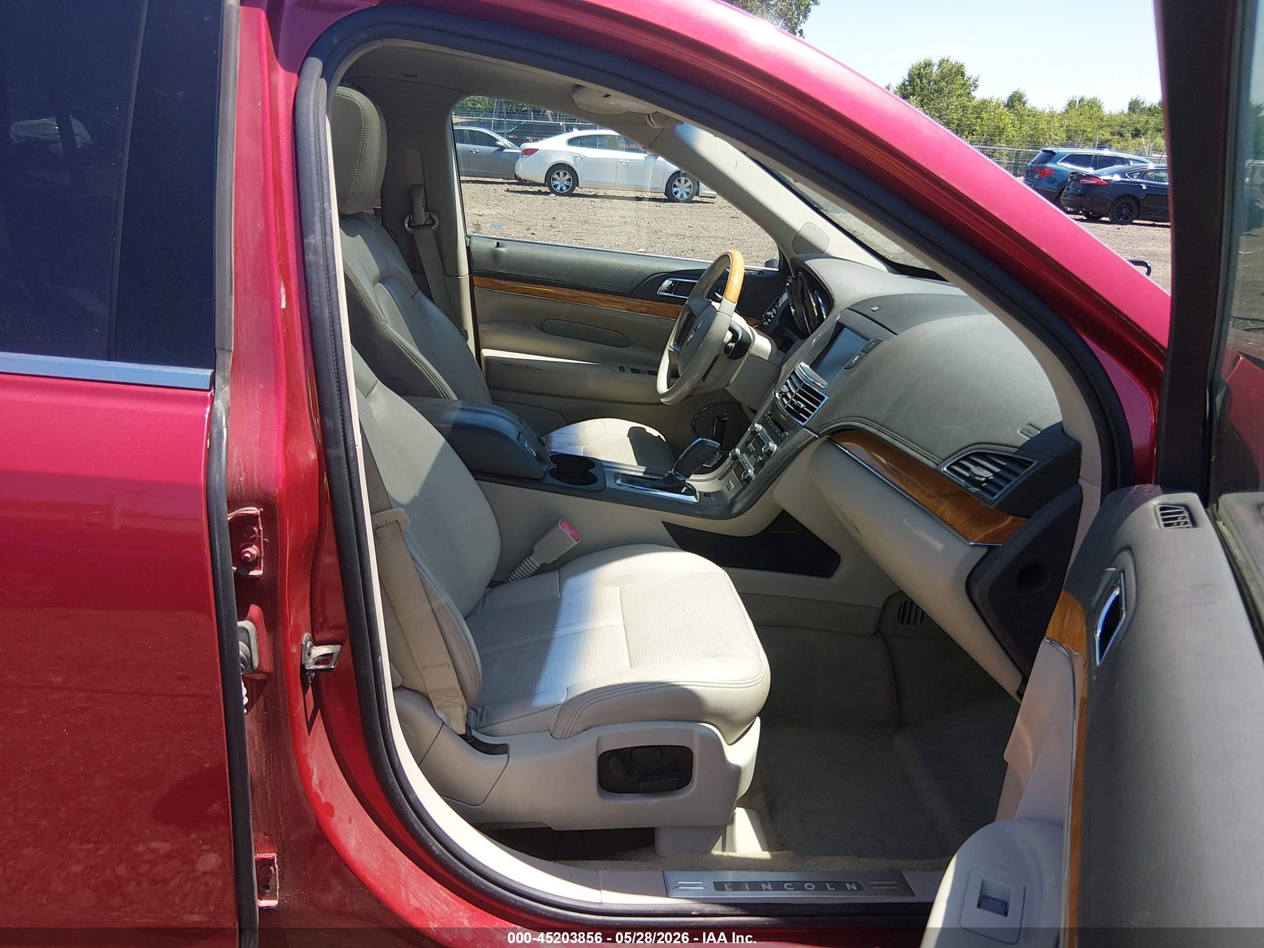 2010 Lincoln Mkt Ecoboost Red vin: 2LMHJ5AT1ABJ10576
