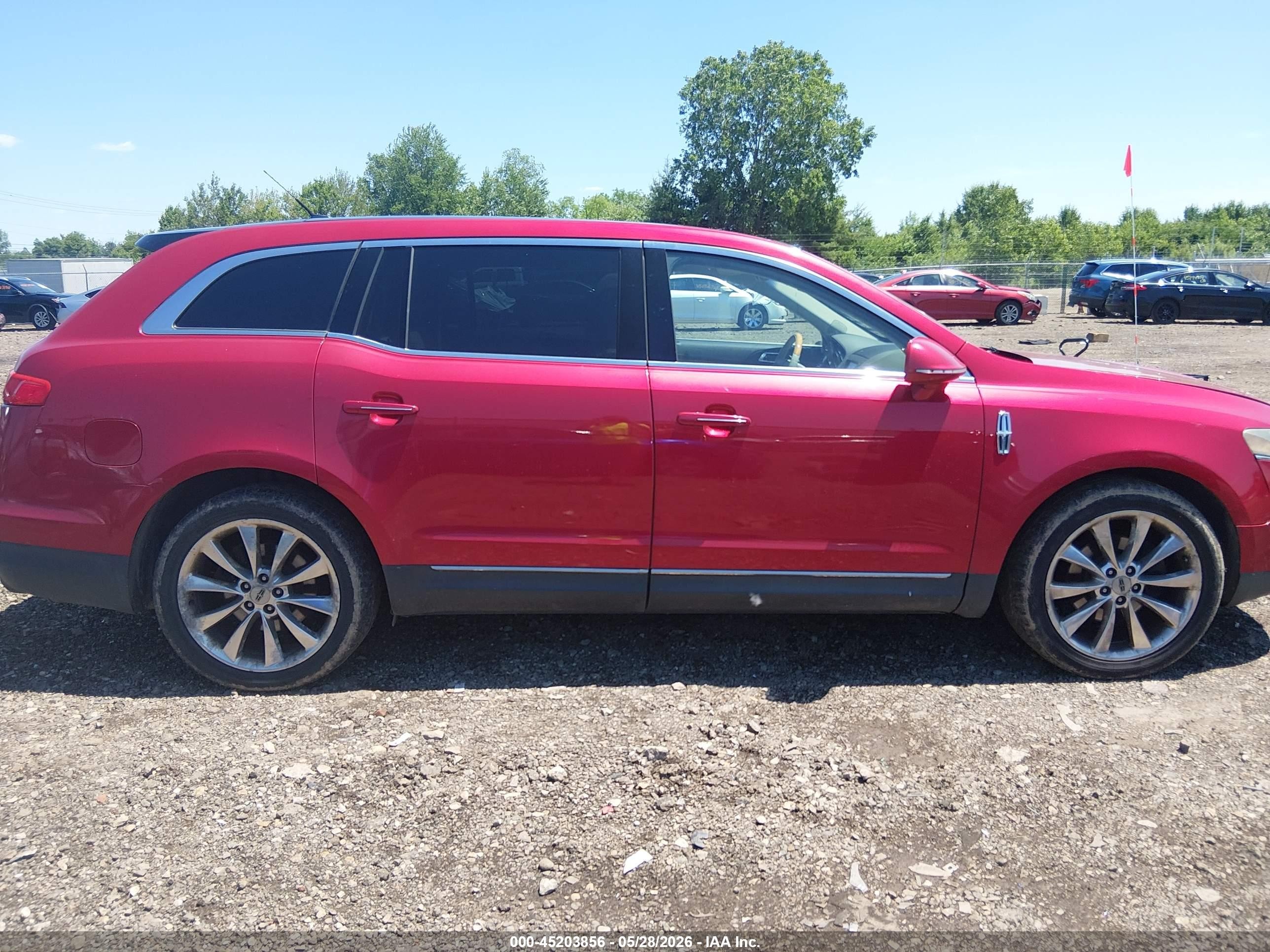 2010 Lincoln Mkt Ecoboost Red vin: 2LMHJ5AT1ABJ10576