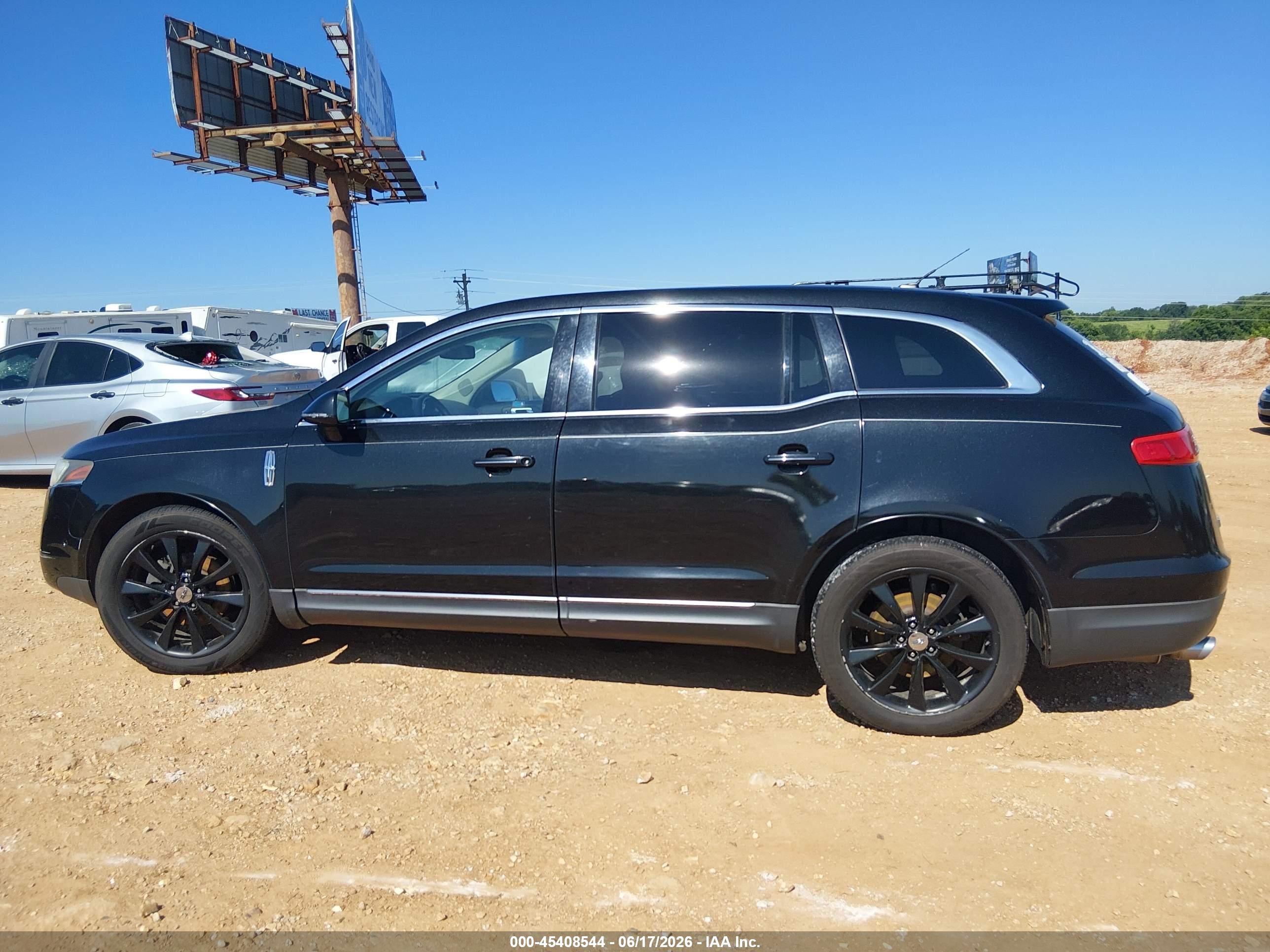 2011 Lincoln Mkt Ecoboost Black vin: 2LMHJ5AT1BBJ52215