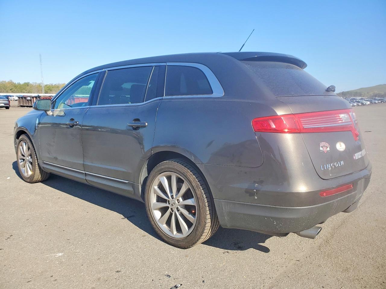 2011 Lincoln Mkt Серый vin: 2LMHJ5AT1BBJ52926