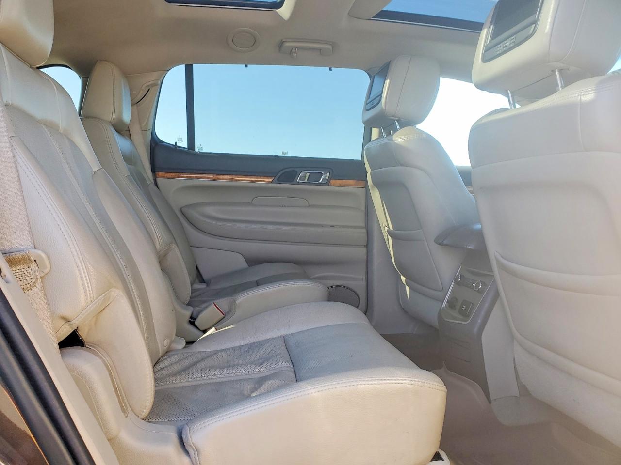 2011 Lincoln Mkt Серый vin: 2LMHJ5AT1BBJ52926