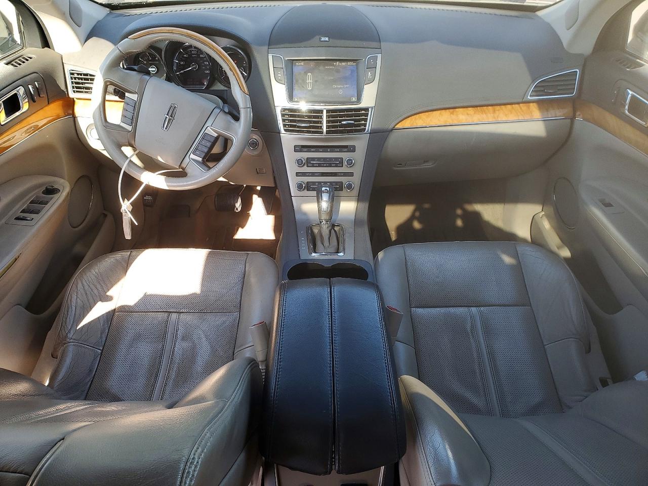 2011 Lincoln Mkt Серый vin: 2LMHJ5AT1BBJ52926