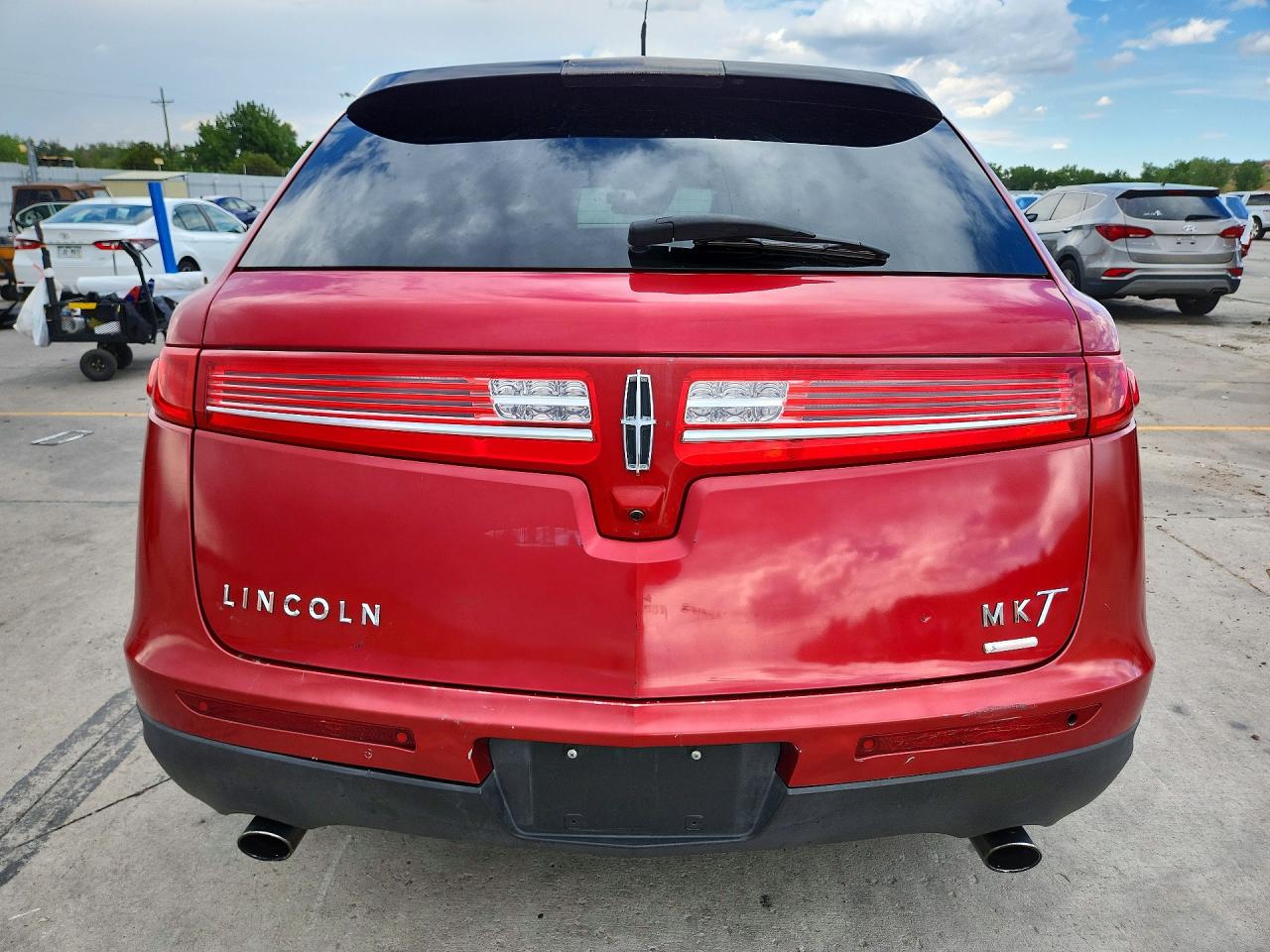2012 Lincoln Mkt Red vin: 2LMHJ5AT1CBL50665