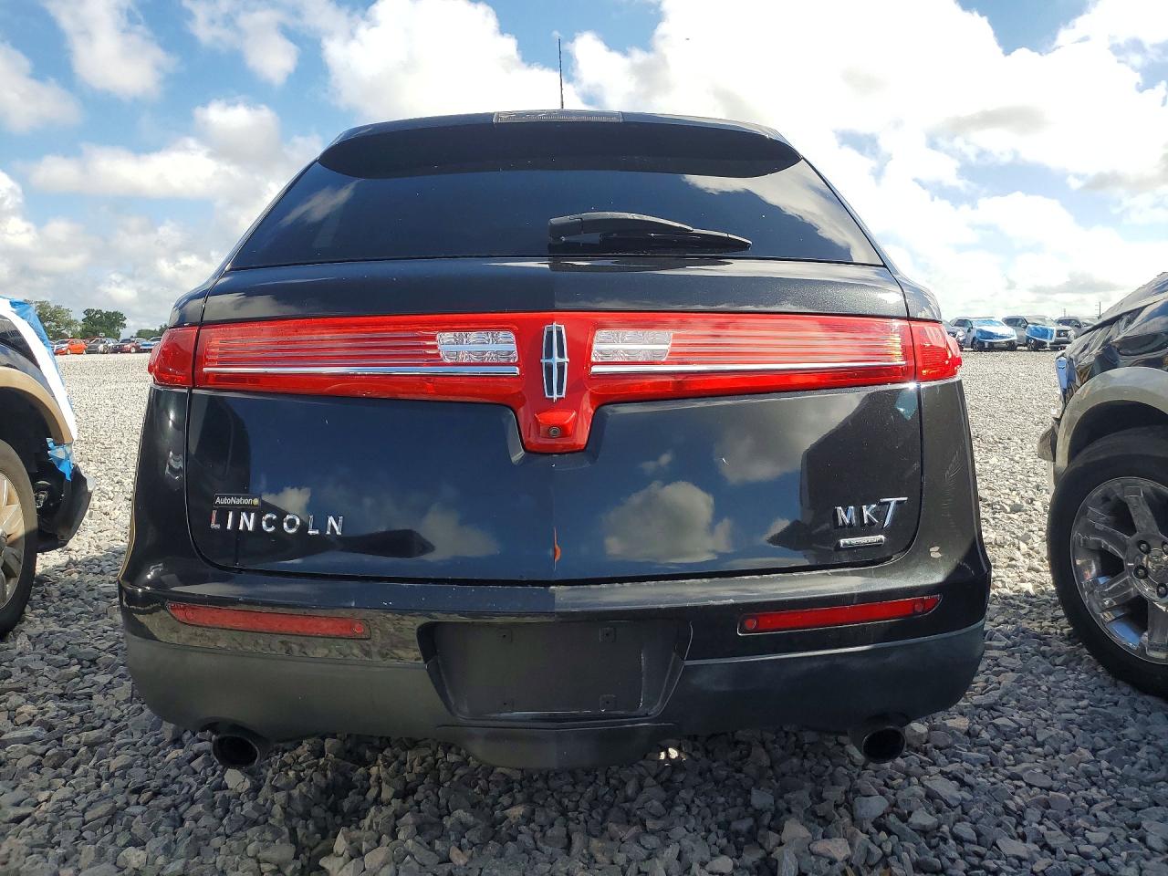 2013 Lincoln Mkt Black vin: 2LMHJ5AT1DBL56922