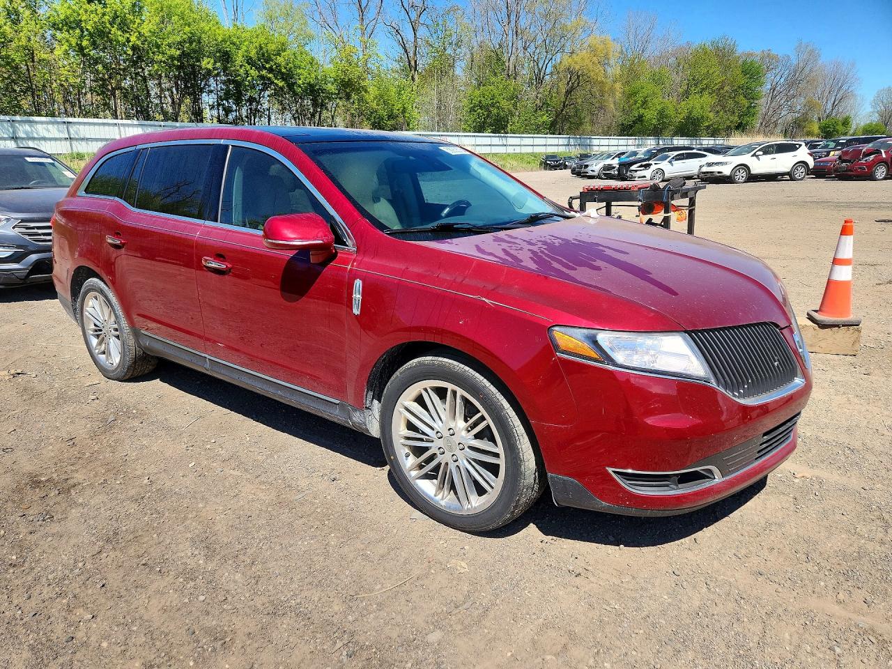 2014 Lincoln Mkt Red vin: 2LMHJ5AT1EBL58073